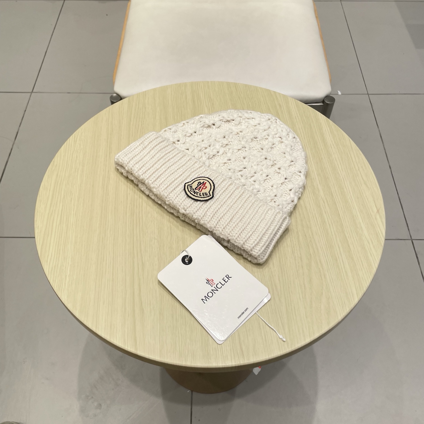   蒙口Moncler盟可睐💥官网经典针织帽，原单复刻.非常柔软亲肤，弹性很好💓有质感又非常百搭的款式~