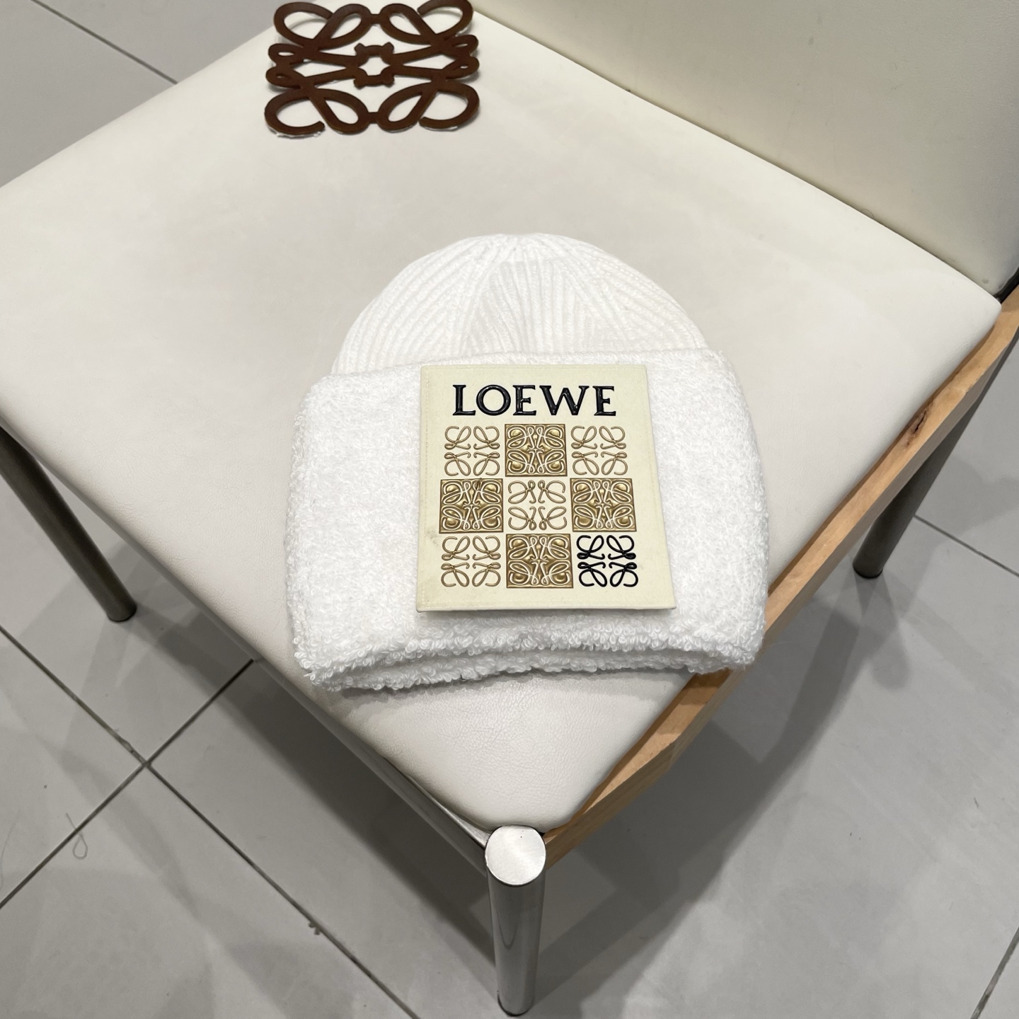 NO:362838,Prada Knitted Wool Hat!  70% wool + 30% rabbit-fed lady’s favorite winter ~ Any clothes you wear will look good!  A cute and age-reducing style that is easy to buy~ Hat Straw Hat Fisherman's Hat Baseball Hat Knitted Hat, Hats, Prada, Prada, espadrilles, hatsPrada普拉达针织毛线帽！百分之70羊毛+百分之三十兔毛小姐姐的冬日最爱～随便搭配什么衣服都好看！又减龄又显可爱的一款随心百快快入手～帽子草帽渔夫帽棒球帽针织帽,帽子,prada,prada,espadrilles,hats,hat