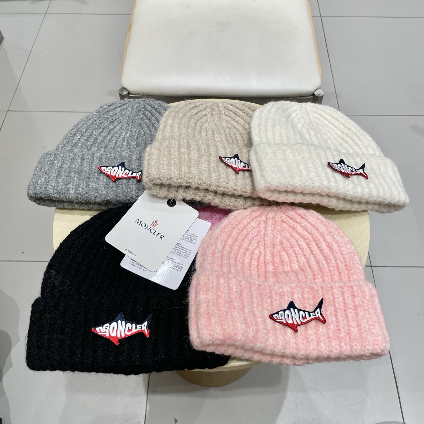  蒙口Moncler盟可睐💥官网经典针织帽，原单复刻.非常柔软亲肤，弹性很好💓有质感又非常百搭的款式~保