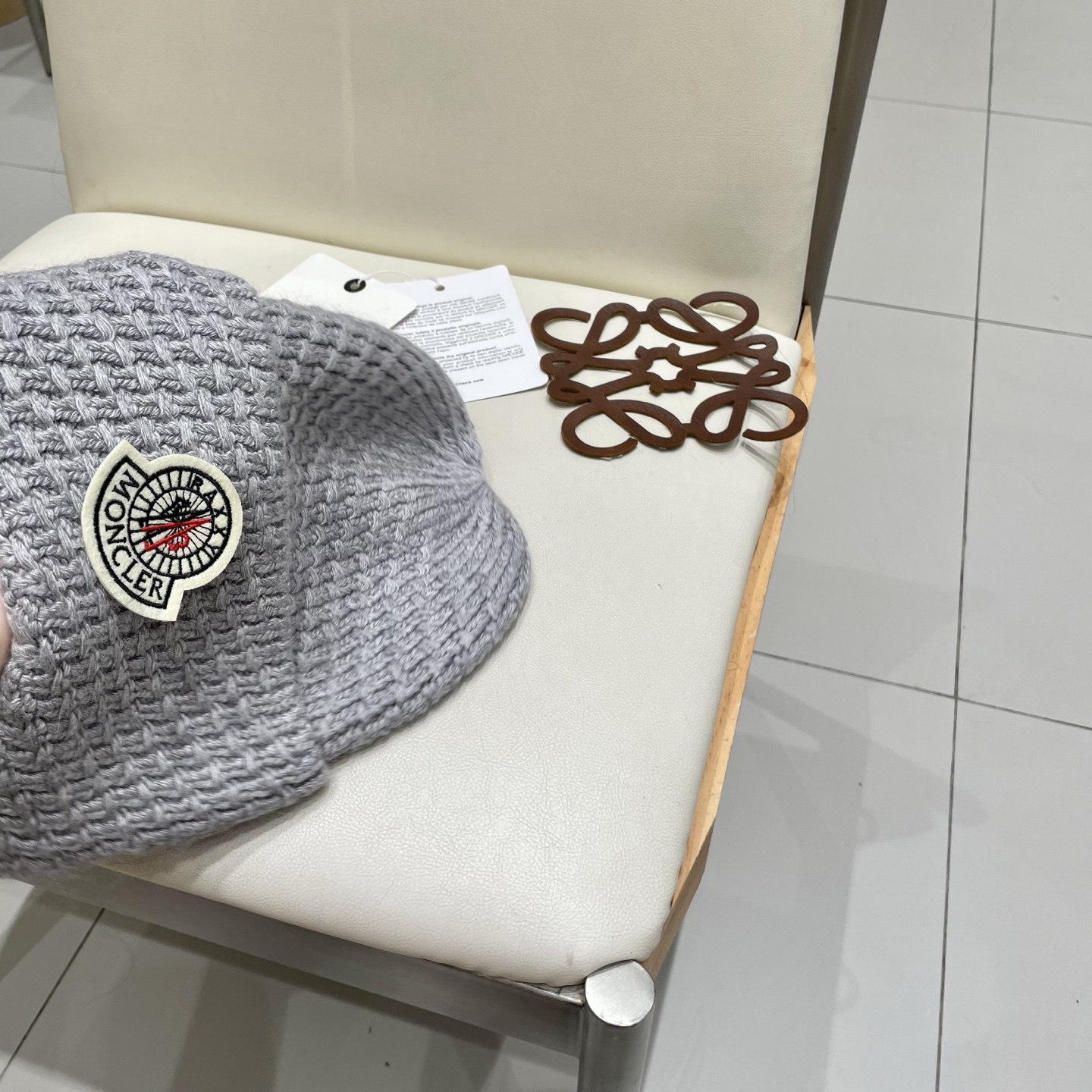  蒙口官方热卖爆款，70羊毛30兔毛针织毛线帽，时尚好品质高端大气，超柔软！超火爆💖质感很赞，出街超好搭