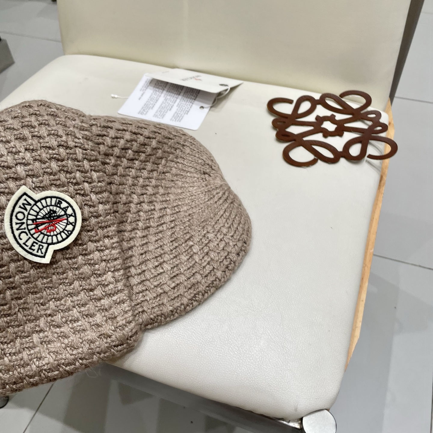  蒙口官方热卖爆款，70羊毛30兔毛针织毛线帽，时尚好品质高端大气，超柔软！超火爆💖质感很赞，出街超好搭