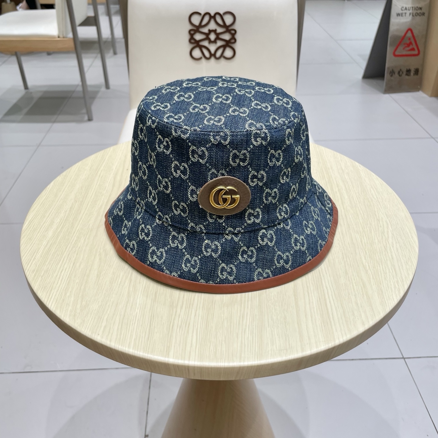 NO:541752,GUCCI Guqi's new jacquard denim fisherman's hat, very trendy!  Casual sports style, classic production, super easy to wear clothes!  Face-showing little hat fisherman hat baseball hat knit hat, hat, gucci, espadrilles, hats19860909GUCCI古奇 专柜新款提花款牛仔渔夫帽,很潮！休闲运动款,经典制作,超级好搭衣服！显脸小帽子渔夫帽棒球帽针织帽,帽子,gucci,espadrilles,hats,hat