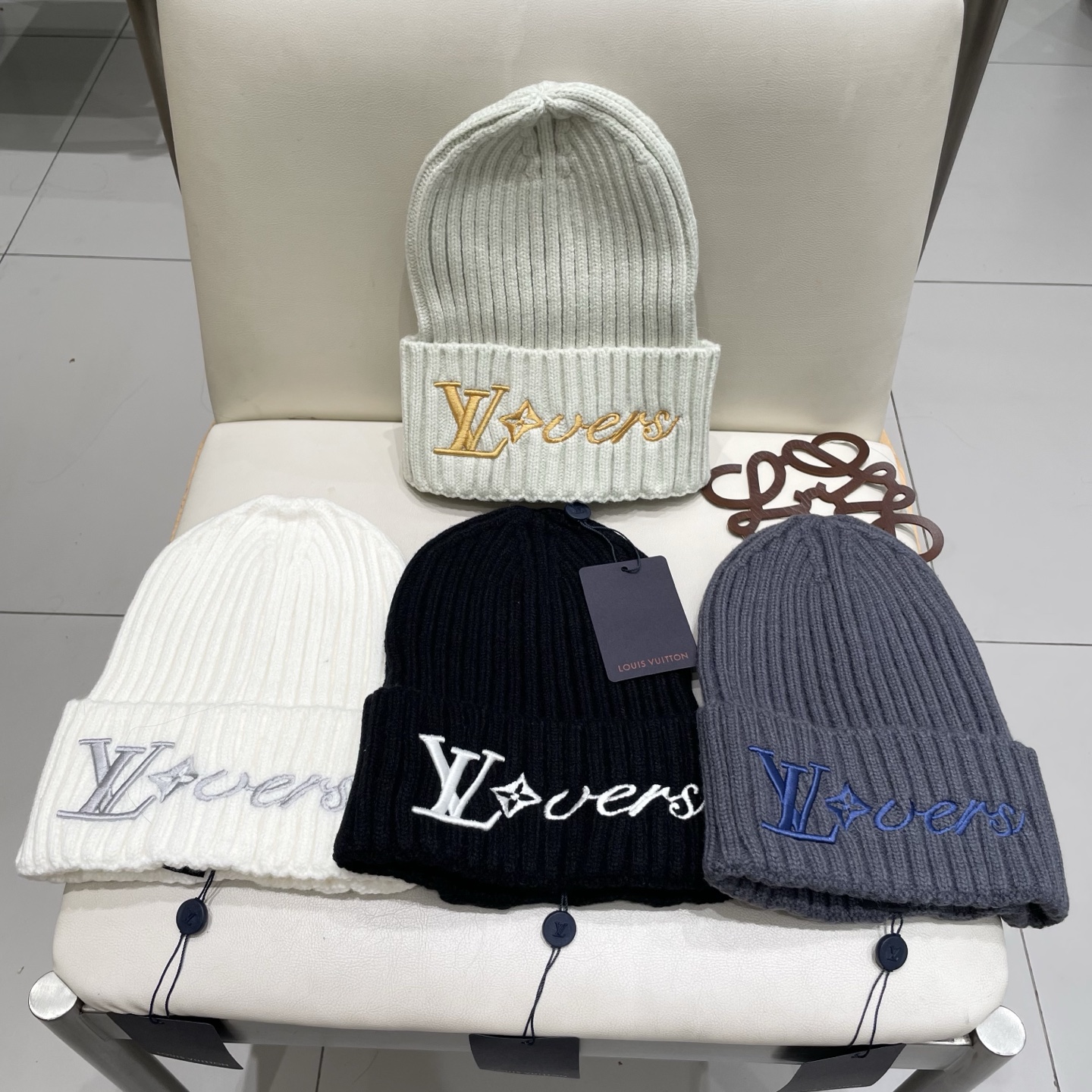   LV路易威登 2025秋冬新款毛线帽，男女款针织帽，