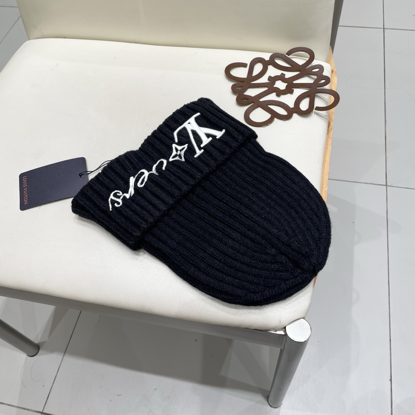   LV路易威登 2025秋冬新款毛线帽，男女款针织帽，