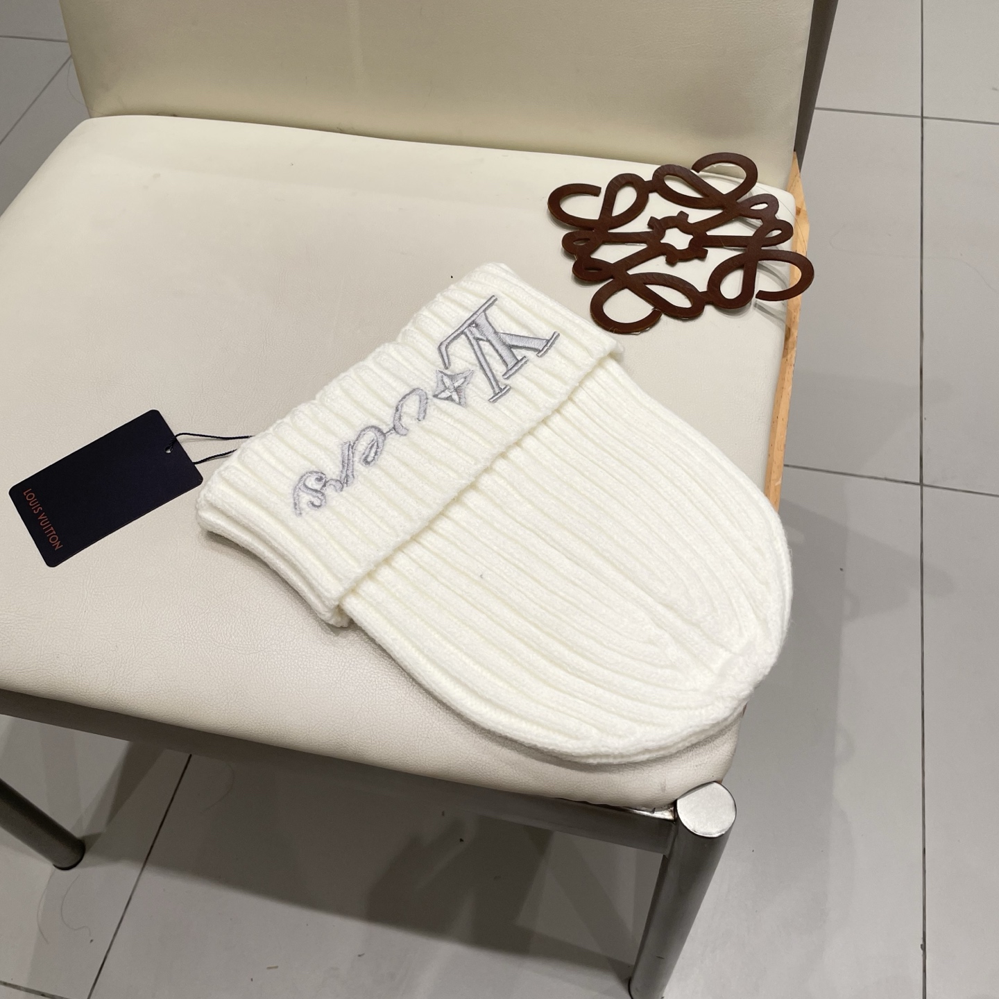   LV路易威登 2025秋冬新款毛线帽，男女款针织帽，