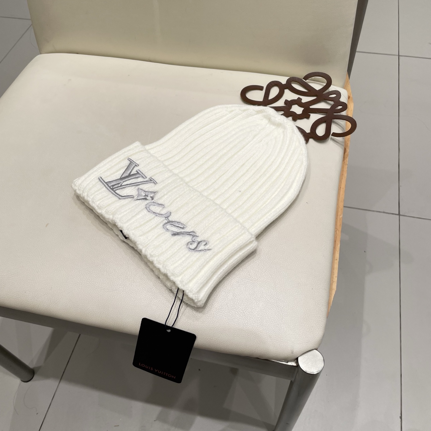   LV路易威登 2025秋冬新款毛线帽，男女款针织帽，