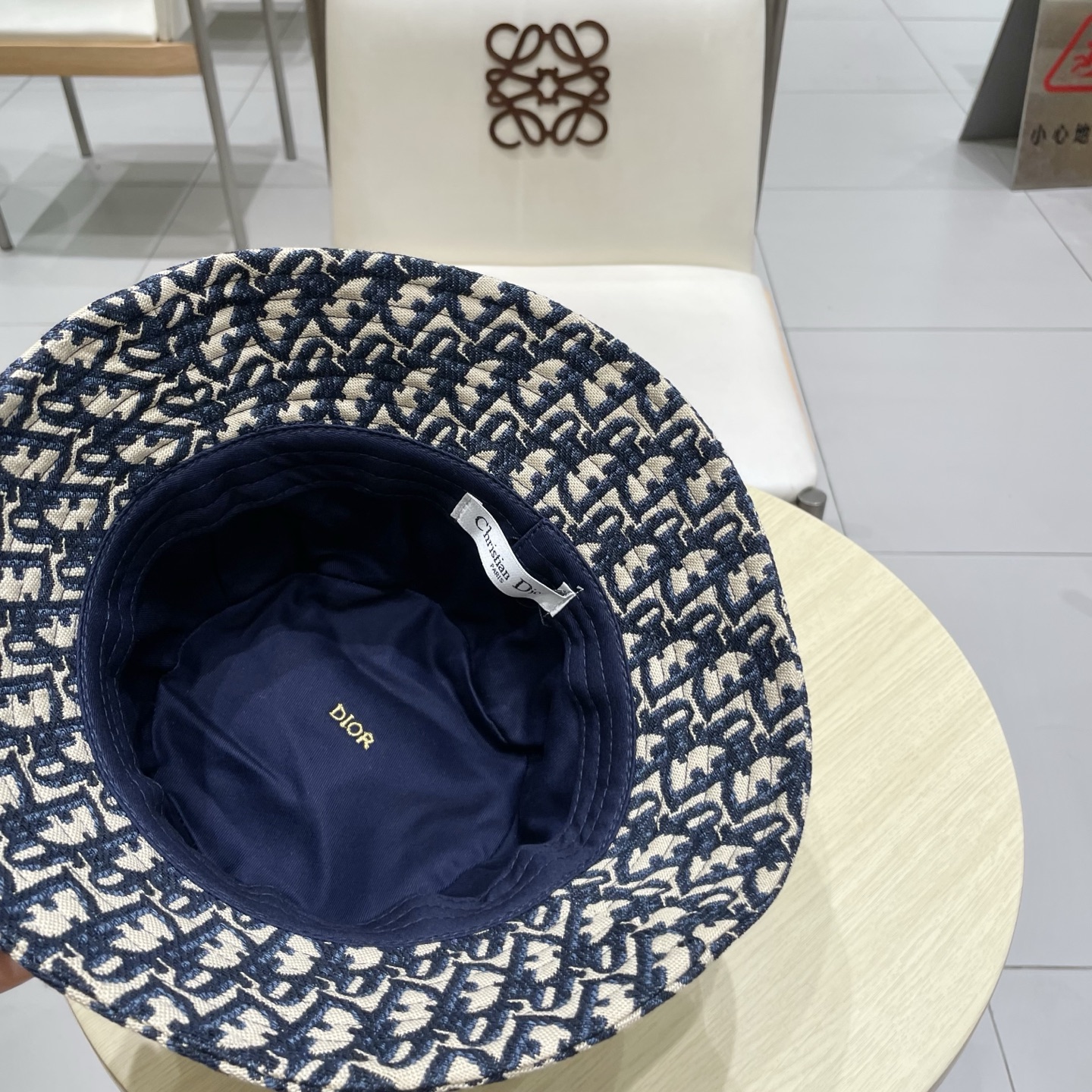  Dior 迪奥 新款原单渔夫帽， 精致純也格调很有感觉，很酷很时尚，质量超赞