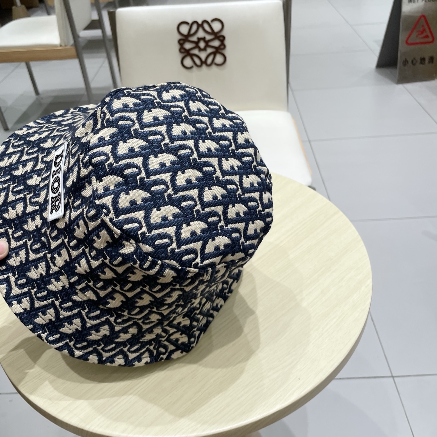  Dior 迪奥 新款原单渔夫帽， 精致純也格调很有感觉，很酷很时尚，质量超赞