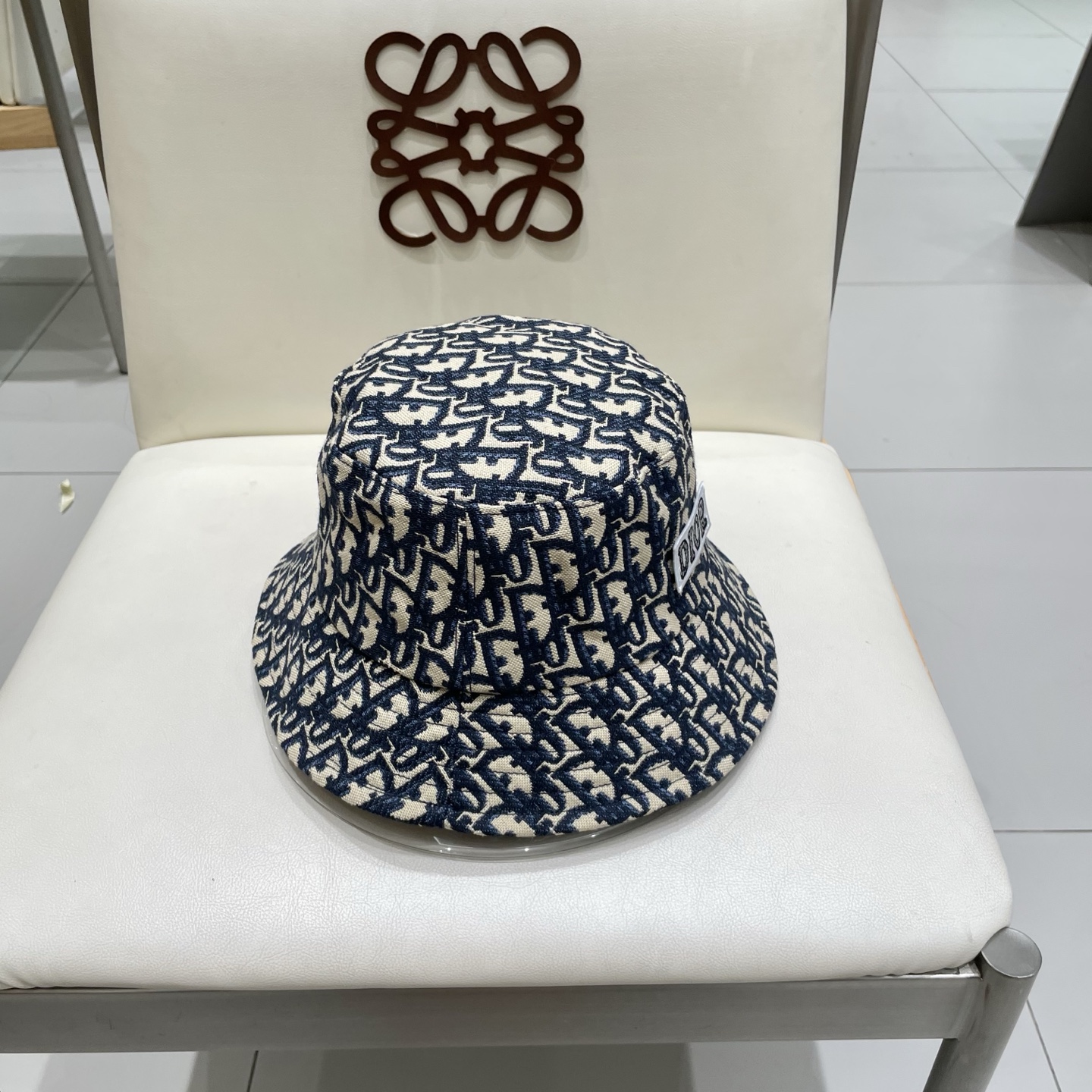  Dior 迪奥 新款原单渔夫帽， 精致純也格调很有感觉，很酷很时尚，质量超赞