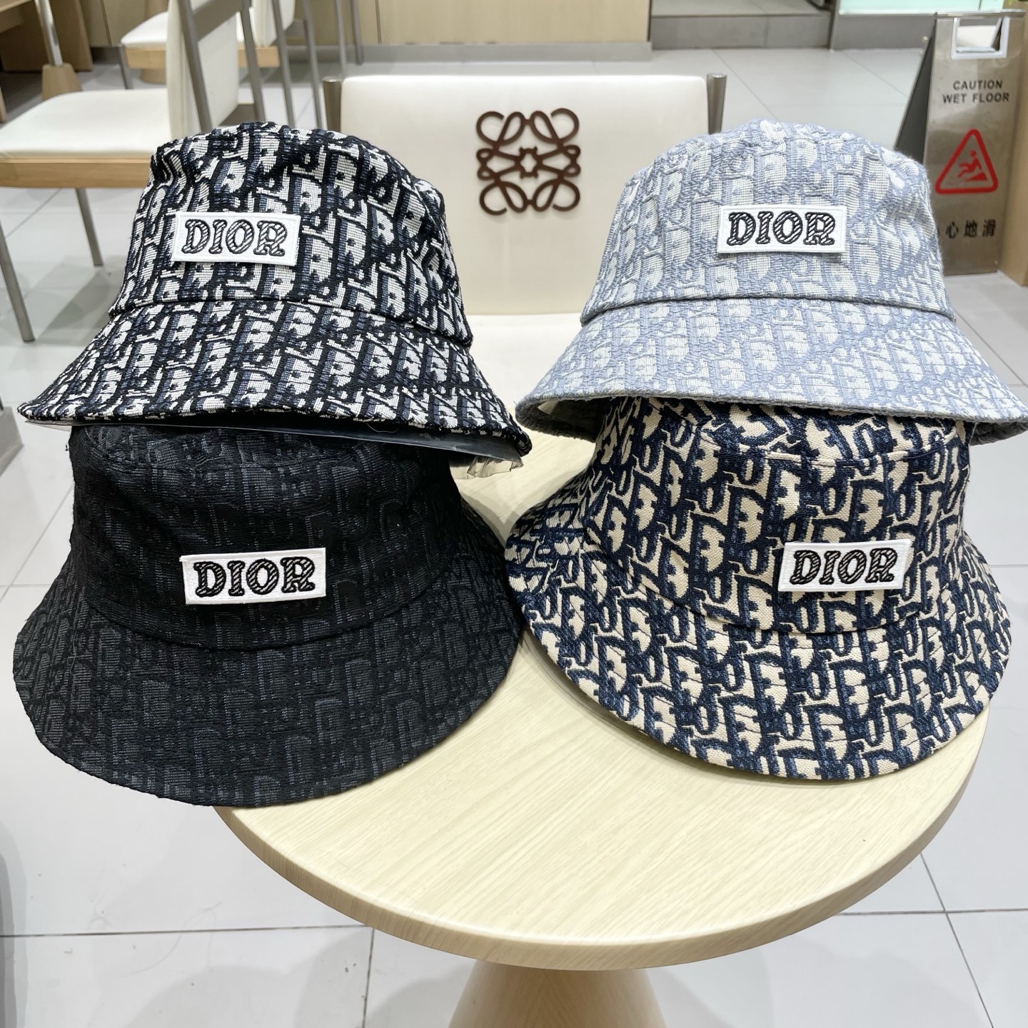  Dior 迪奥 新款原单渔夫帽， 精致純也格调很有感觉，很酷很时尚，质量超赞