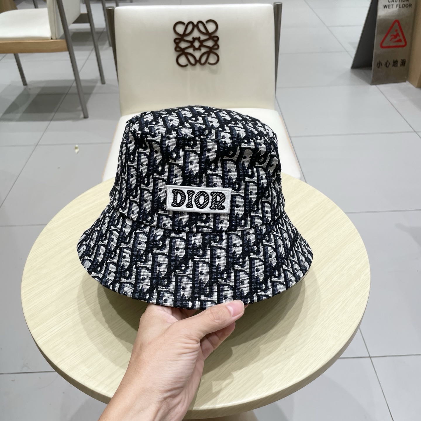  Dior 迪奥 新款原单渔夫帽， 精致純也格调很有感觉，很酷很时尚，质量超赞