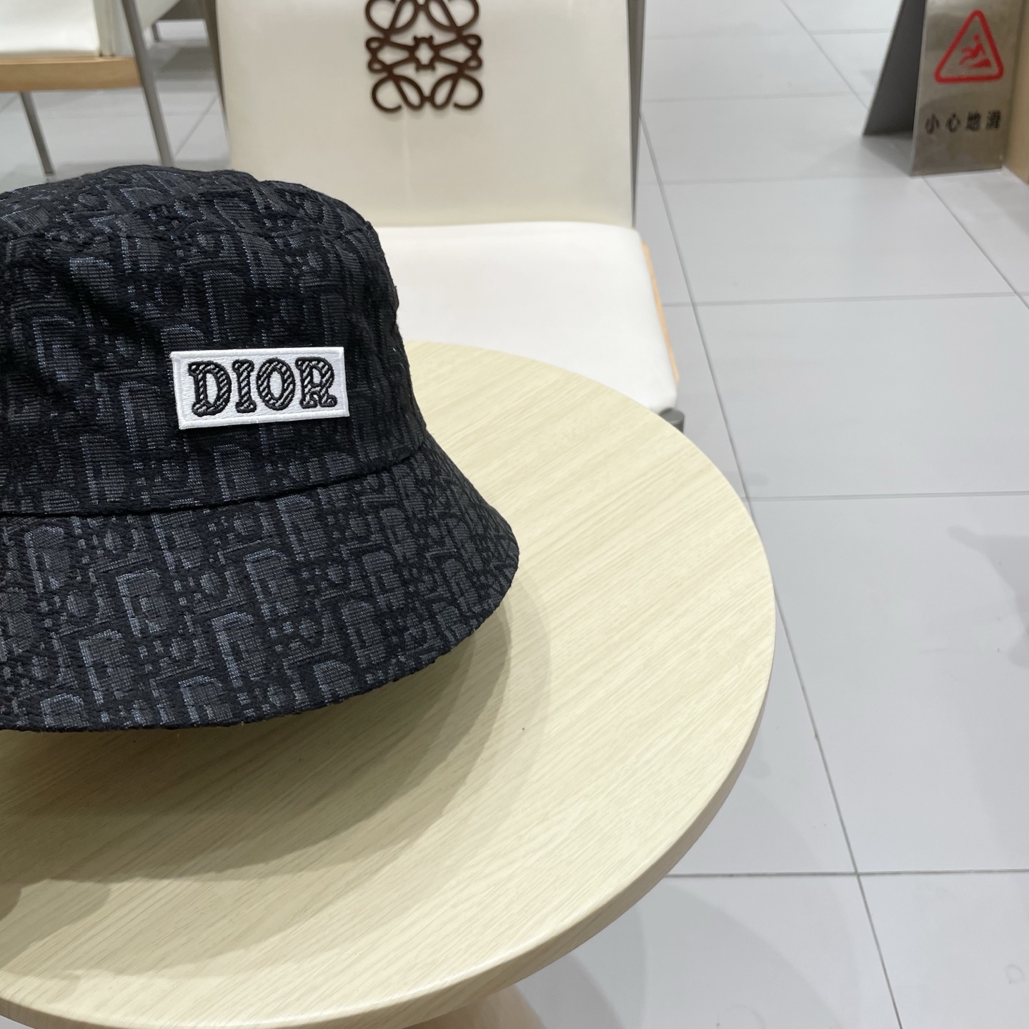  Dior 迪奥 新款原单渔夫帽， 精致純也格调很有感觉，很酷很时尚，质量超赞