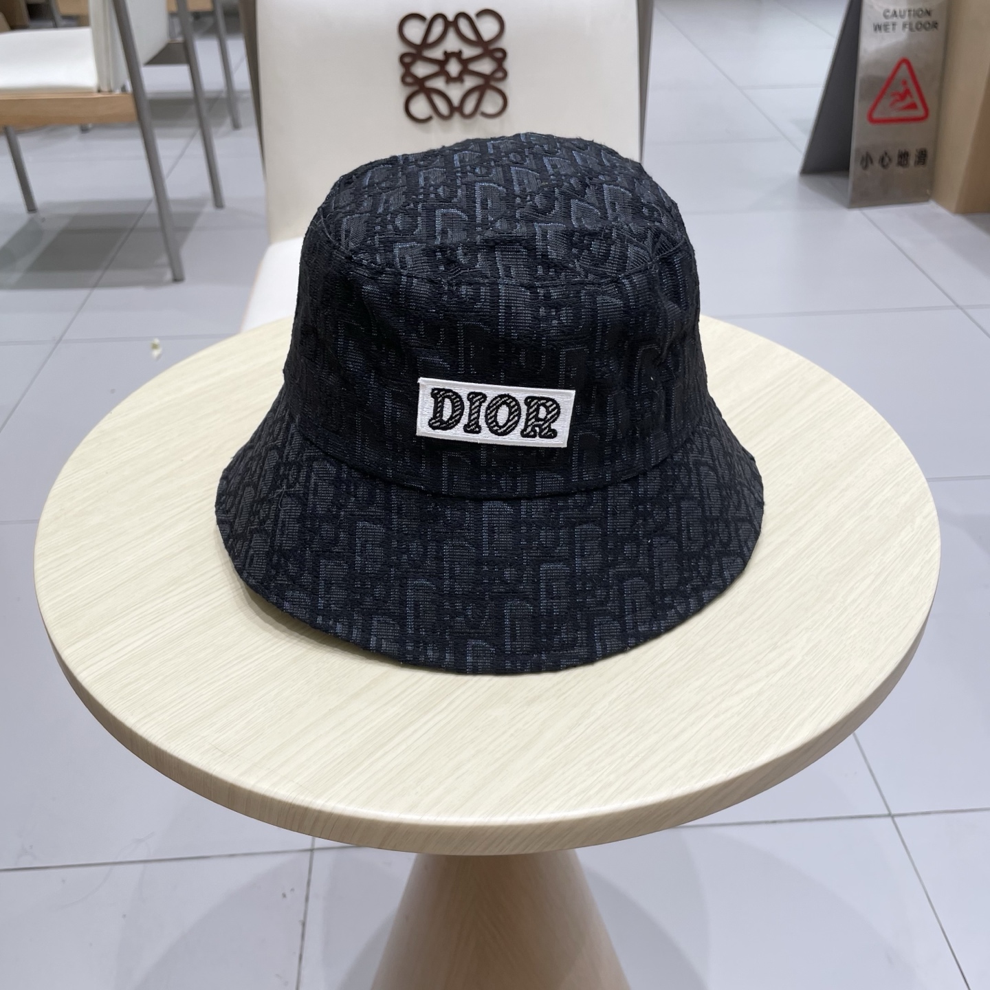  Dior 迪奥 新款原单渔夫帽， 精致純也格调很有感觉，很酷很时尚，质量超赞