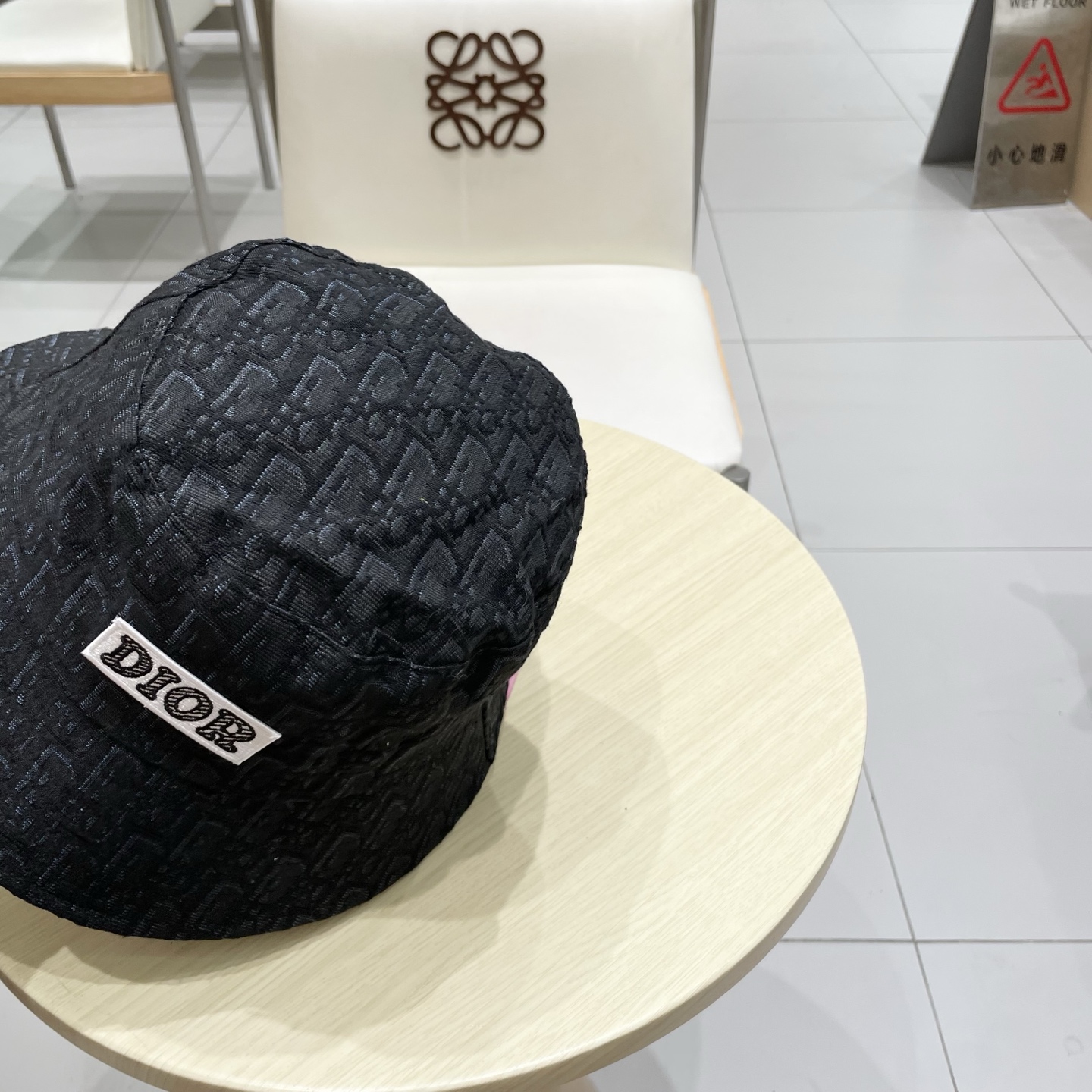  Dior 迪奥 新款原单渔夫帽， 精致純也格调很有感觉，很酷很时尚，质量超赞