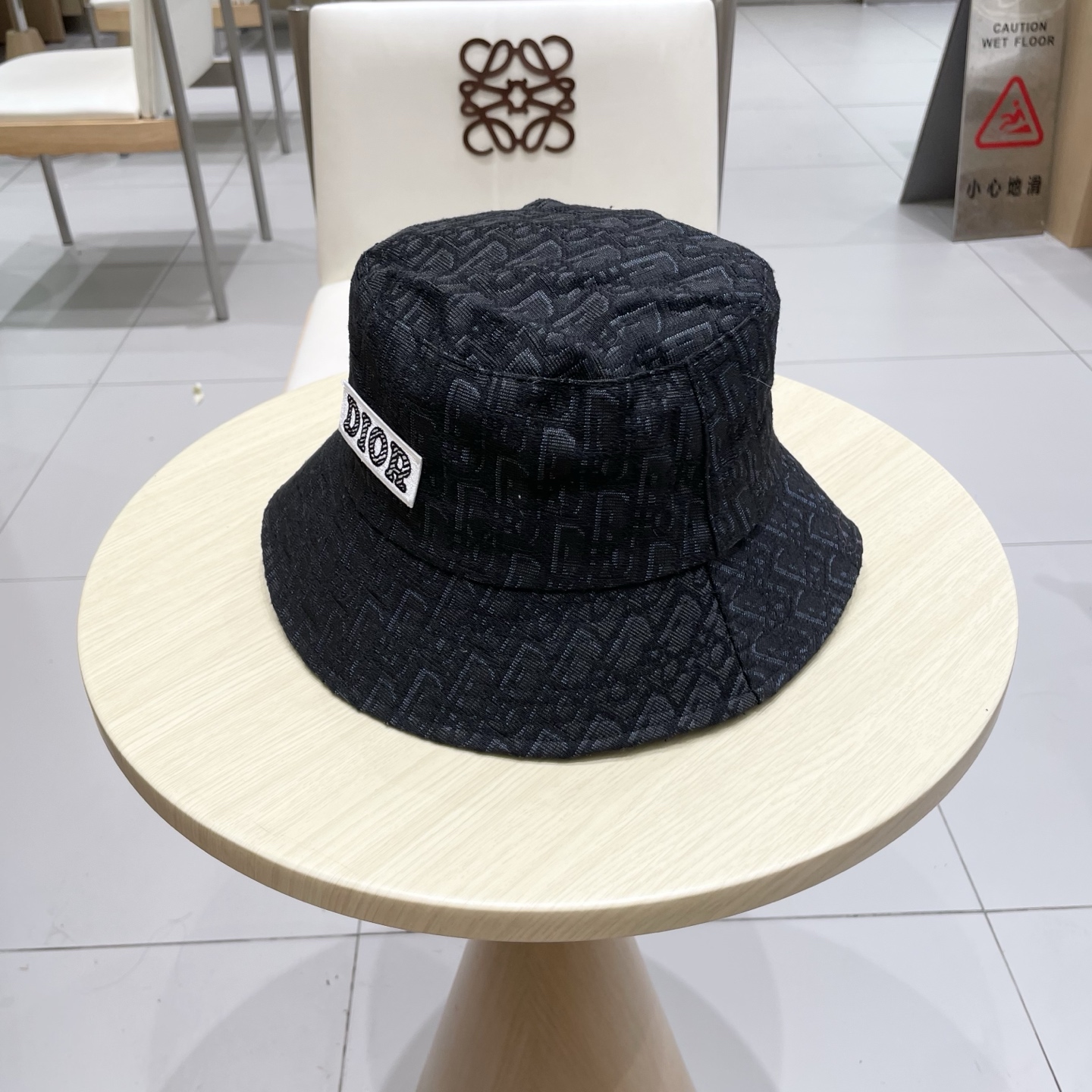  Dior 迪奥 新款原单渔夫帽， 精致純也格调很有感觉，很酷很时尚，质量超赞