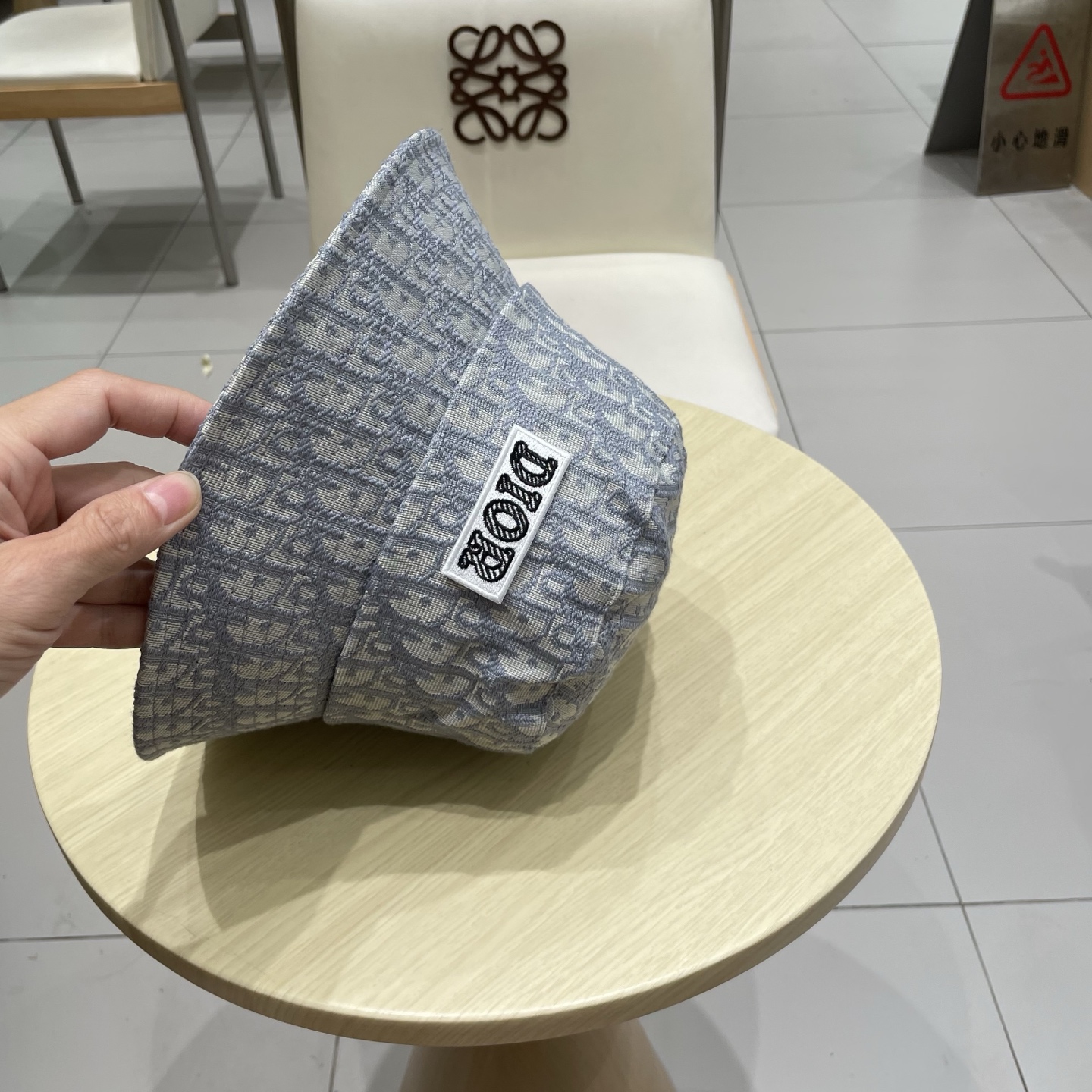  Dior 迪奥 新款原单渔夫帽， 精致純也格调很有感觉，很酷很时尚，质量超赞