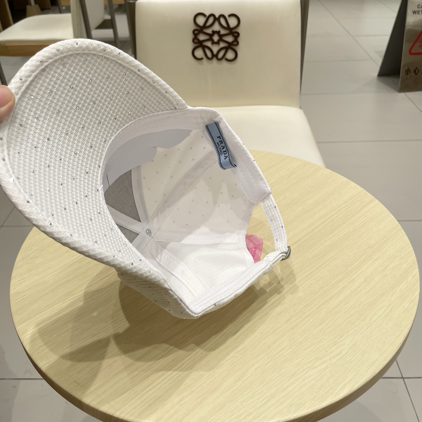  普拉达 PRADA 新品经典棒球帽 代购版本！时尚潮流，高端做工！非一般的品质，细节看实拍哦