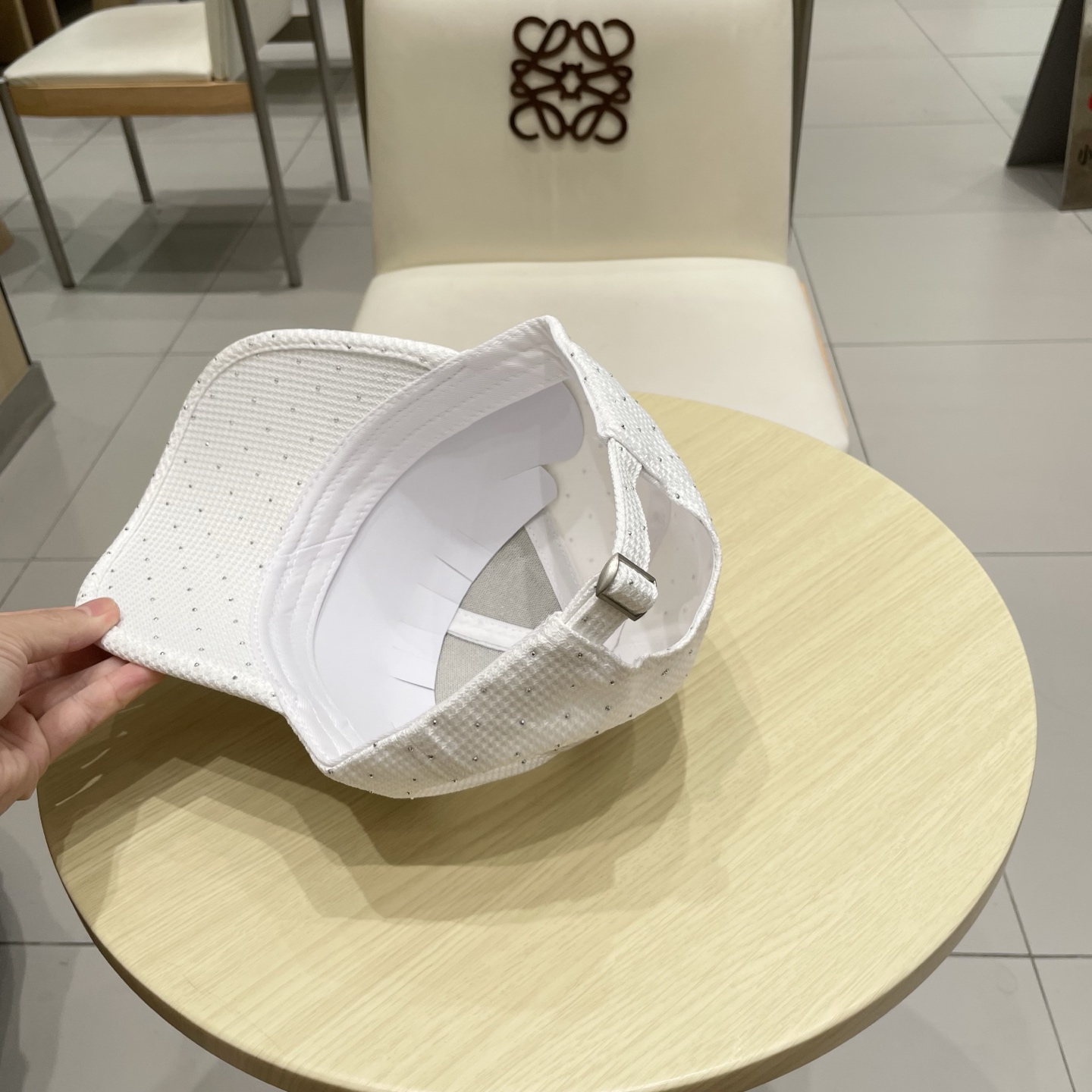  普拉达 PRADA 新品经典棒球帽 代购版本！时尚潮流，高端做工！非一般的品质，细节看实拍哦