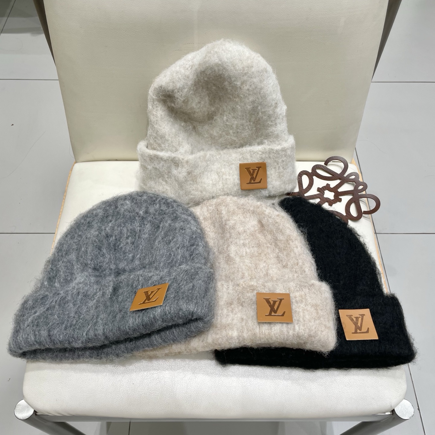 🧢路易威登LouisVuitton😍拉毛软糯针织帽子女冬季毛绒保暖毛线帽白色护耳帽冷帽男