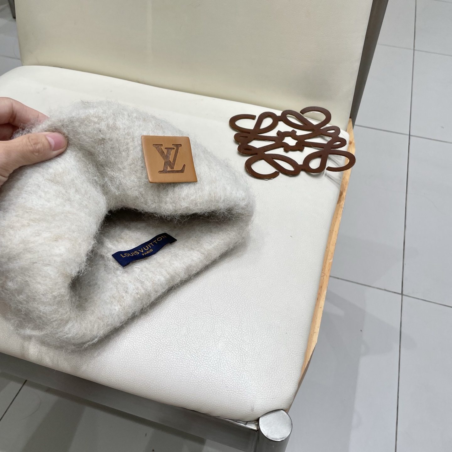 🧢路易威登LouisVuitton😍拉毛软糯针织帽子女冬季毛绒保暖毛线帽白色护耳帽冷帽男