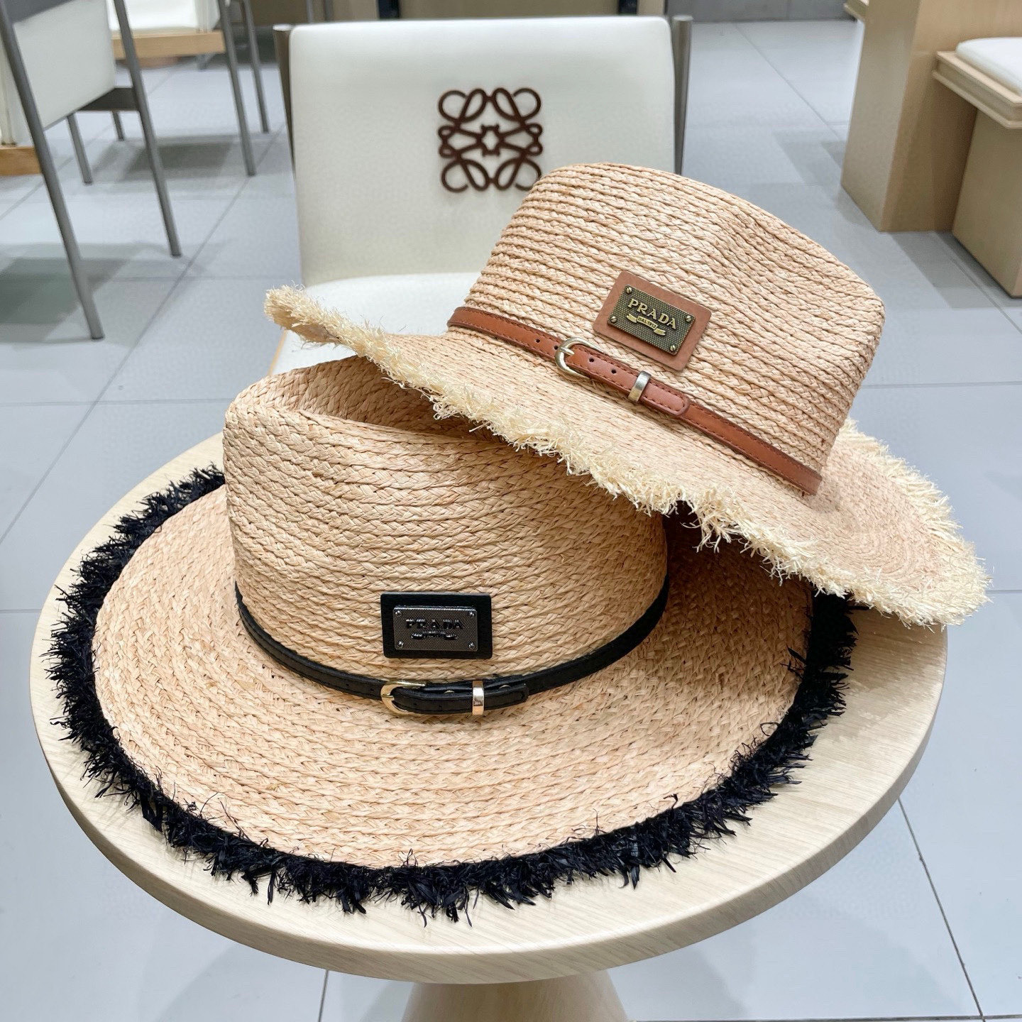 Prada普拉达拉菲草帽，礼帽，佩戴防风绳 轻盈百搭，头围57cm