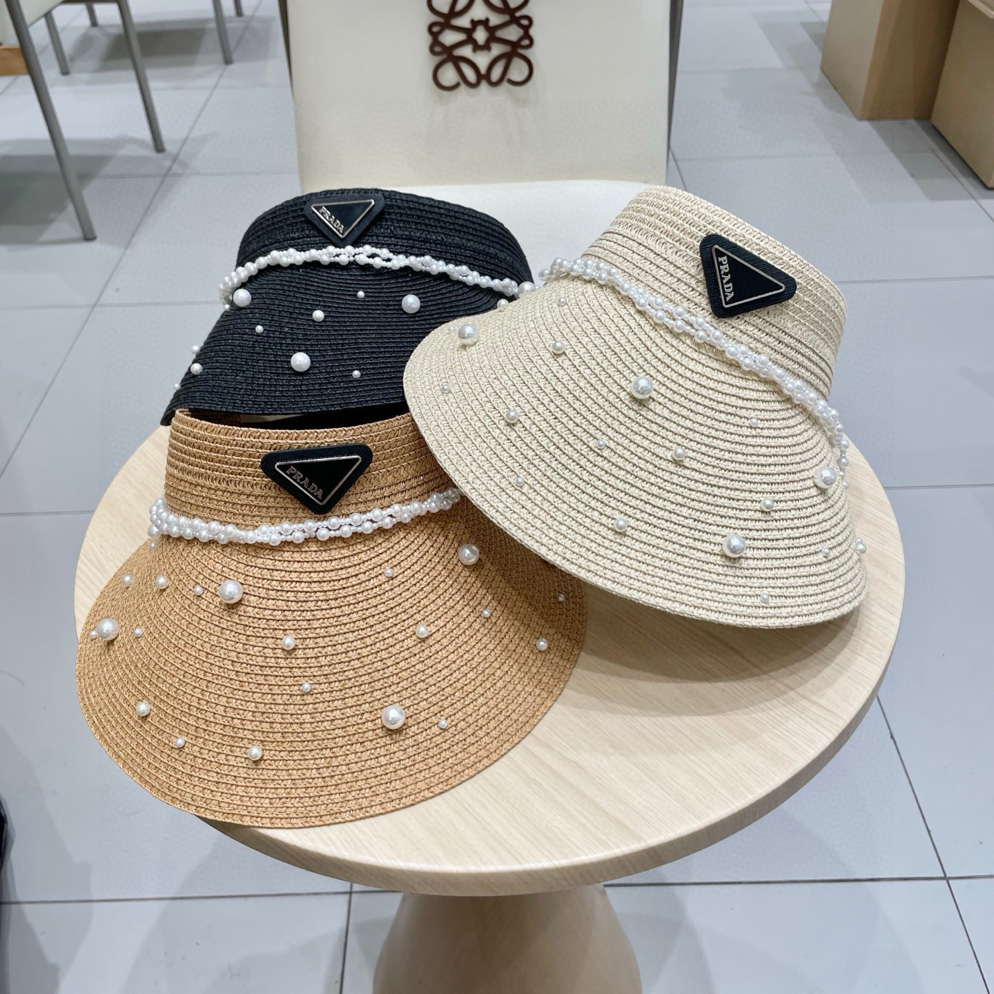  PRADA空顶帽，网红爆款发箍帽，版型超正，重工定制，每一颗珍珠都是纯手工定制，精品