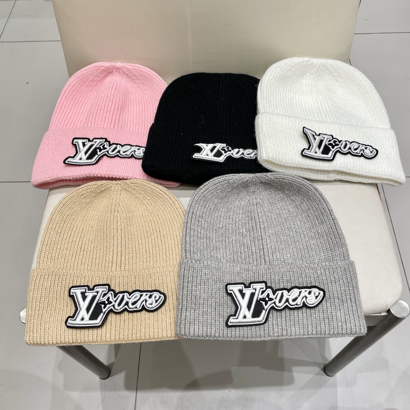  LV 路易威登 2025秋冬新款毛线帽，男女款针织帽，