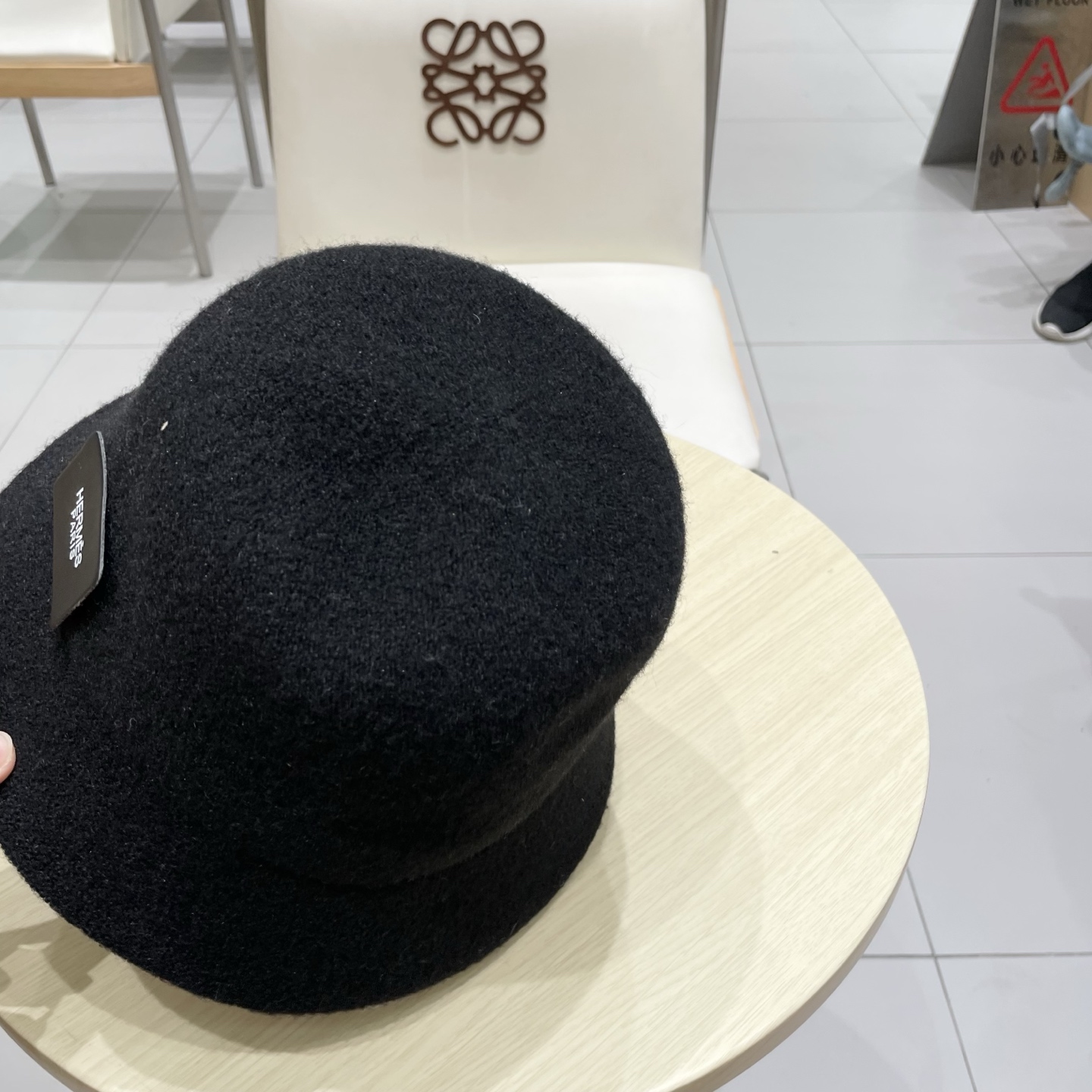  爱马仕 HERMES加厚保暖可折叠渔夫帽子显女秋脸潮小网红水桶纯色针织冬盆帽羊毛