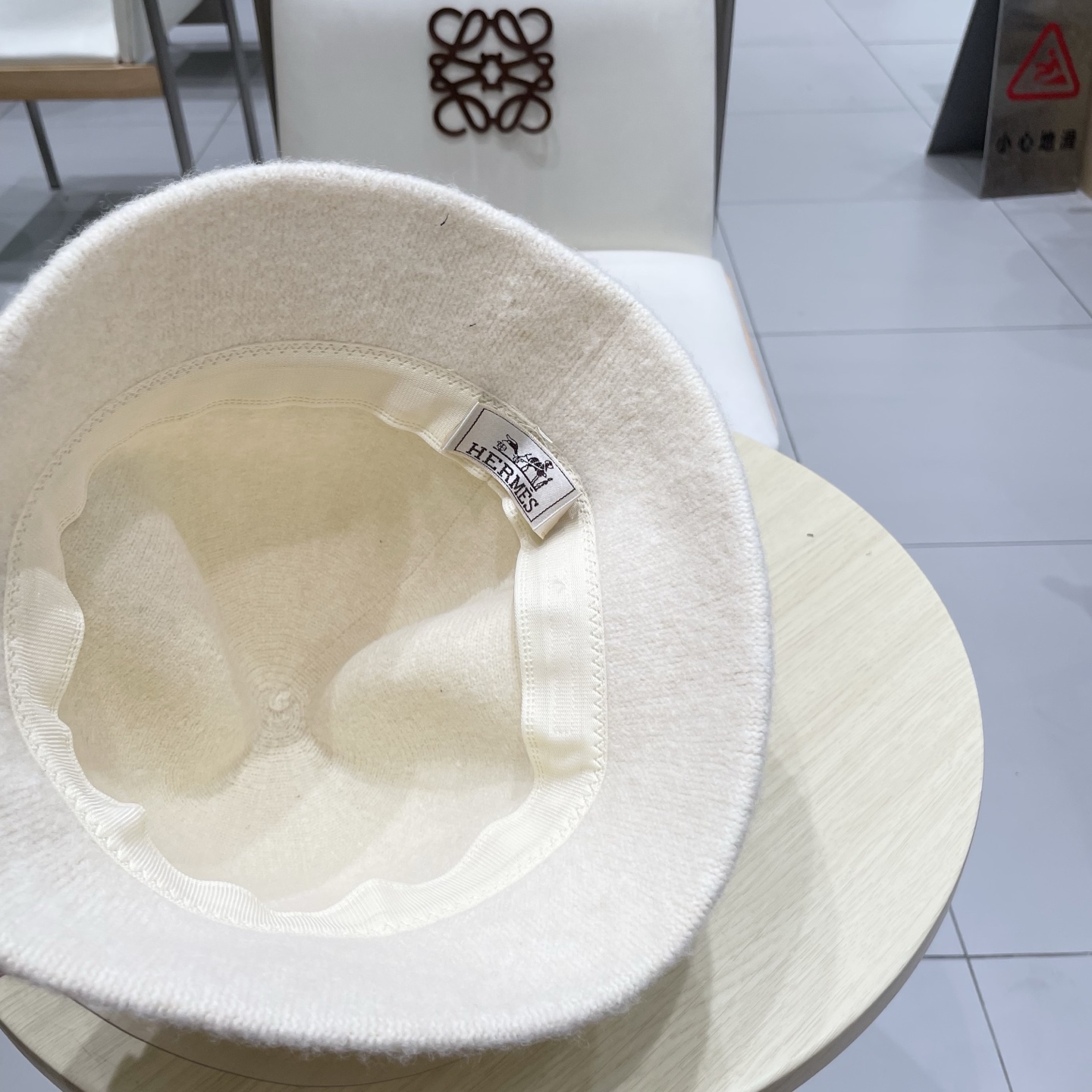  爱马仕 HERMES加厚保暖可折叠渔夫帽子显女秋脸潮小网红水桶纯色针织冬盆帽羊毛