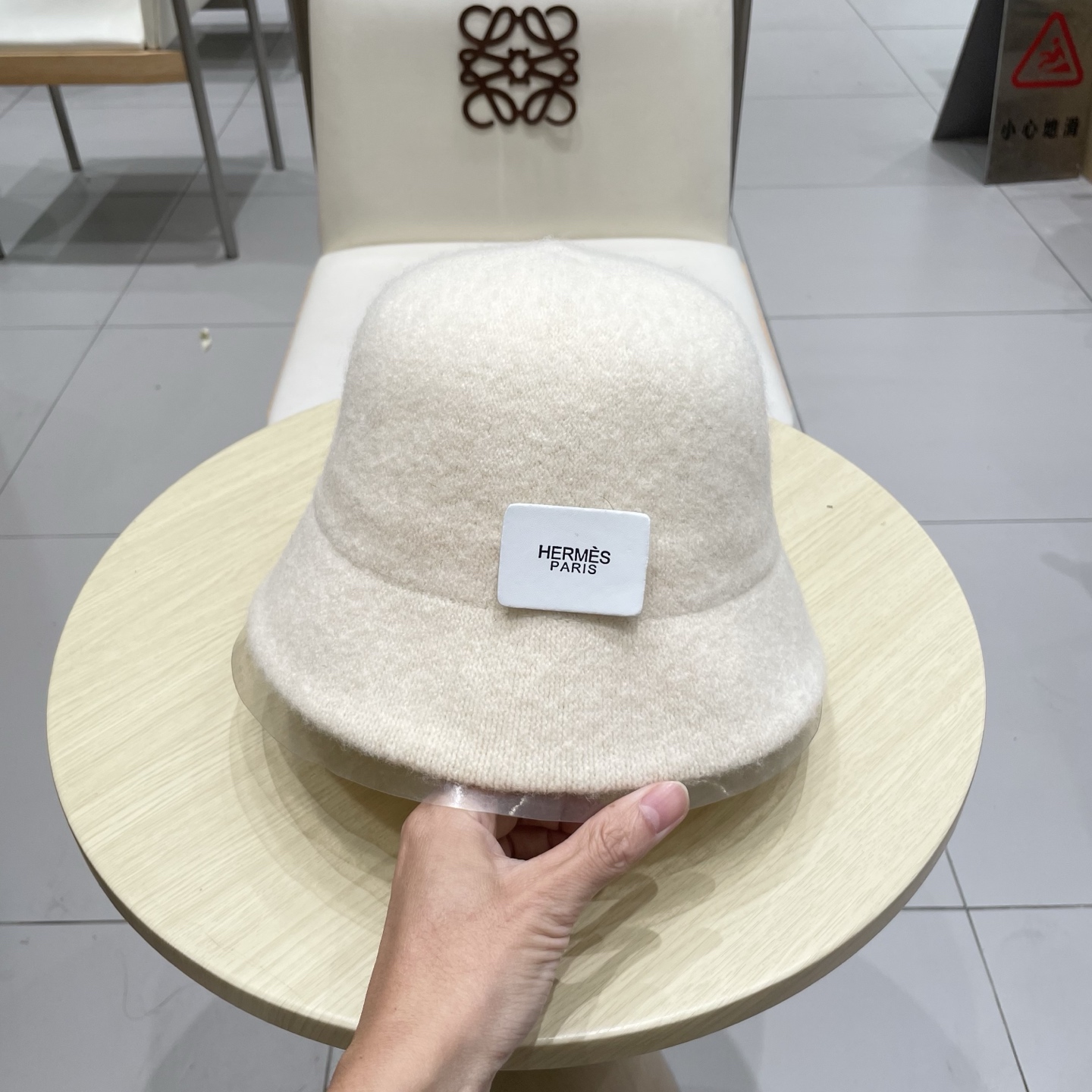  爱马仕 HERMES加厚保暖可折叠渔夫帽子显女秋脸潮小网红水桶纯色针织冬盆帽羊毛