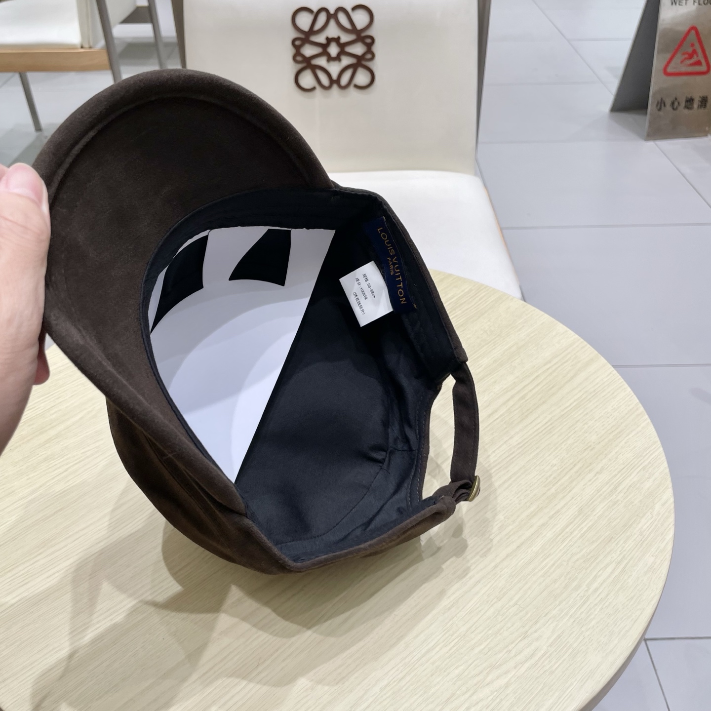  LV路易威登新款复古麂皮绒平顶帽女时尚百搭画家帽男休闲显脸小高品质马术帽