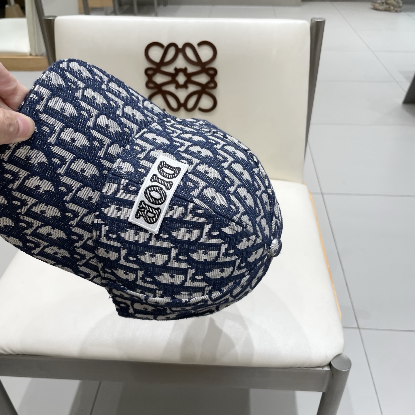 迪奥Dior👒 新款高版本刺绣棒球帽🧢，防晒指数超高，特别显脸小，有型不软塌，可随意折叠，携带方便🤗