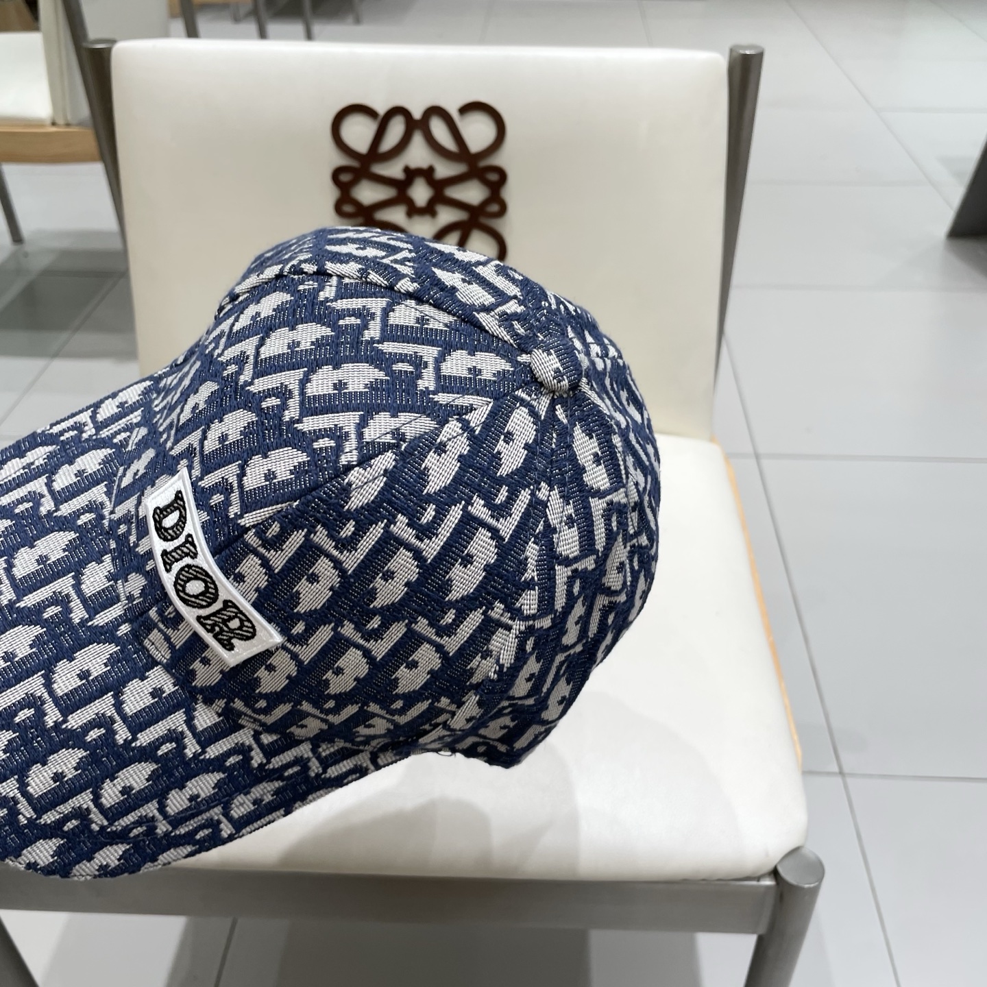 迪奥Dior👒 新款高版本刺绣棒球帽🧢，防晒指数超高，特别显脸小，有型不软塌，可随意折叠，携带方便🤗