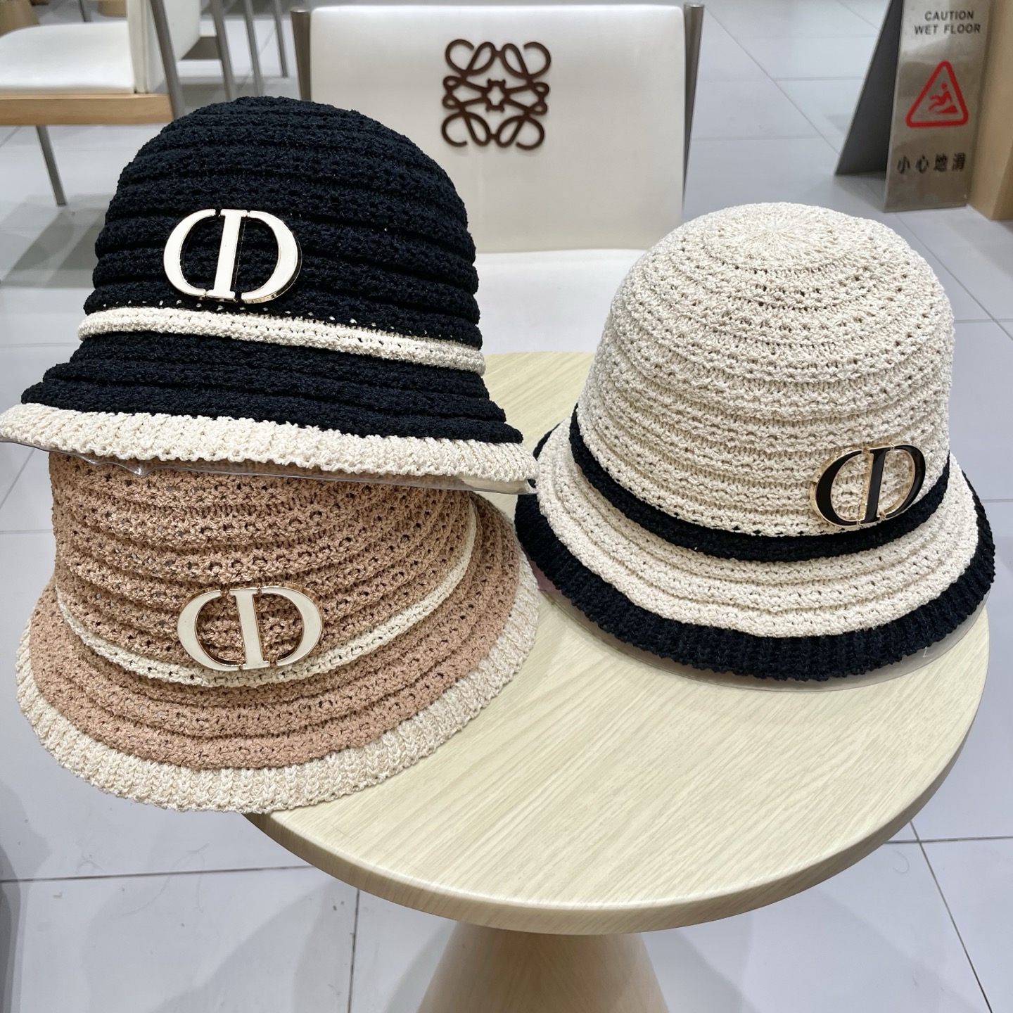  迪奥DIOR秋款日系复古镂空针织渔夫帽女文艺百搭显脸小水桶帽遮阳防晒盆帽