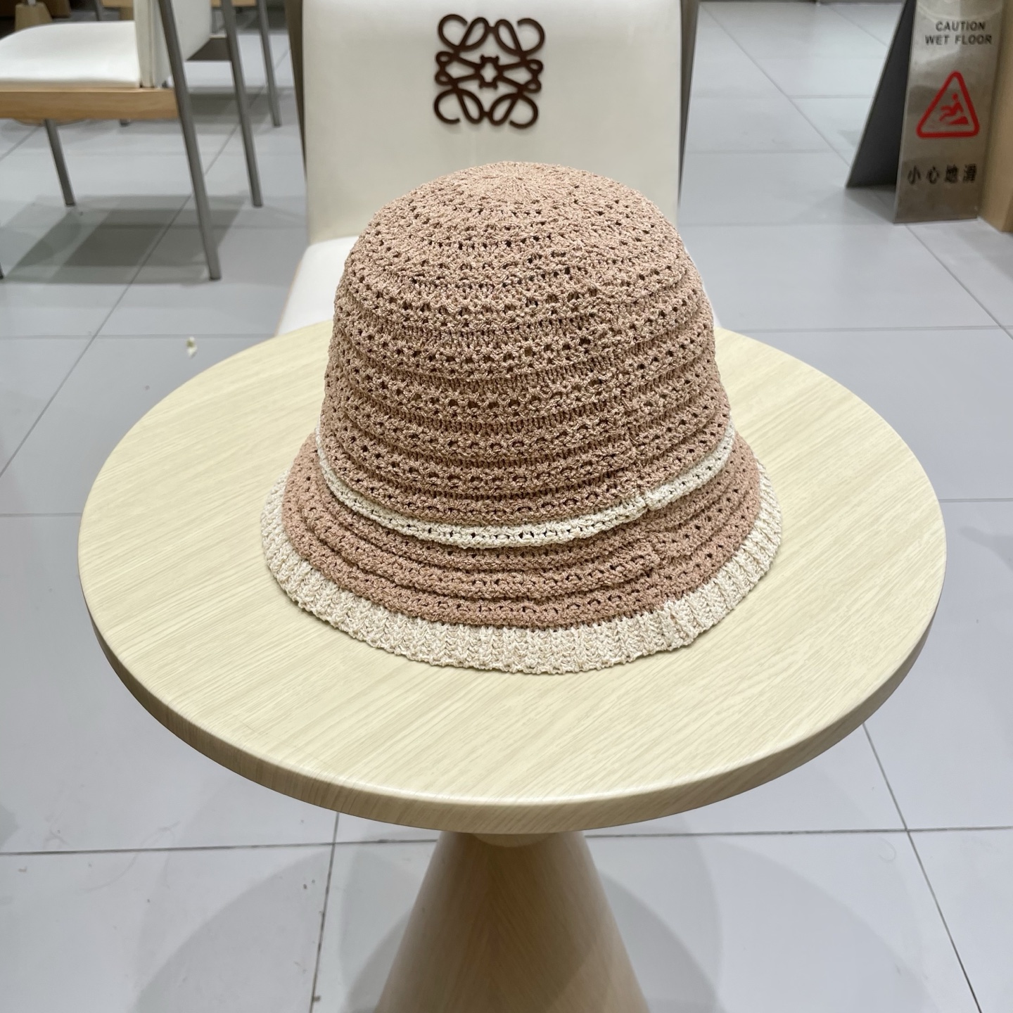  迪奥DIOR秋款日系复古镂空针织渔夫帽女文艺百搭显脸小水桶帽遮阳防晒盆帽