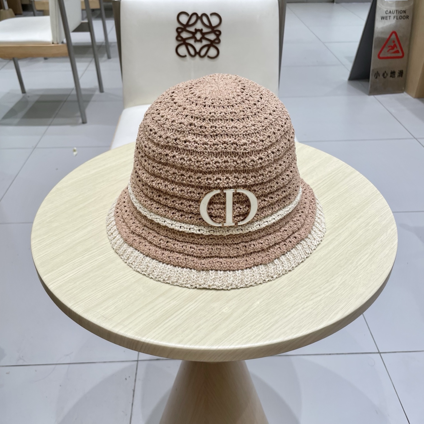  迪奥DIOR秋款日系复古镂空针织渔夫帽女文艺百搭显脸小水桶帽遮阳防晒盆帽
