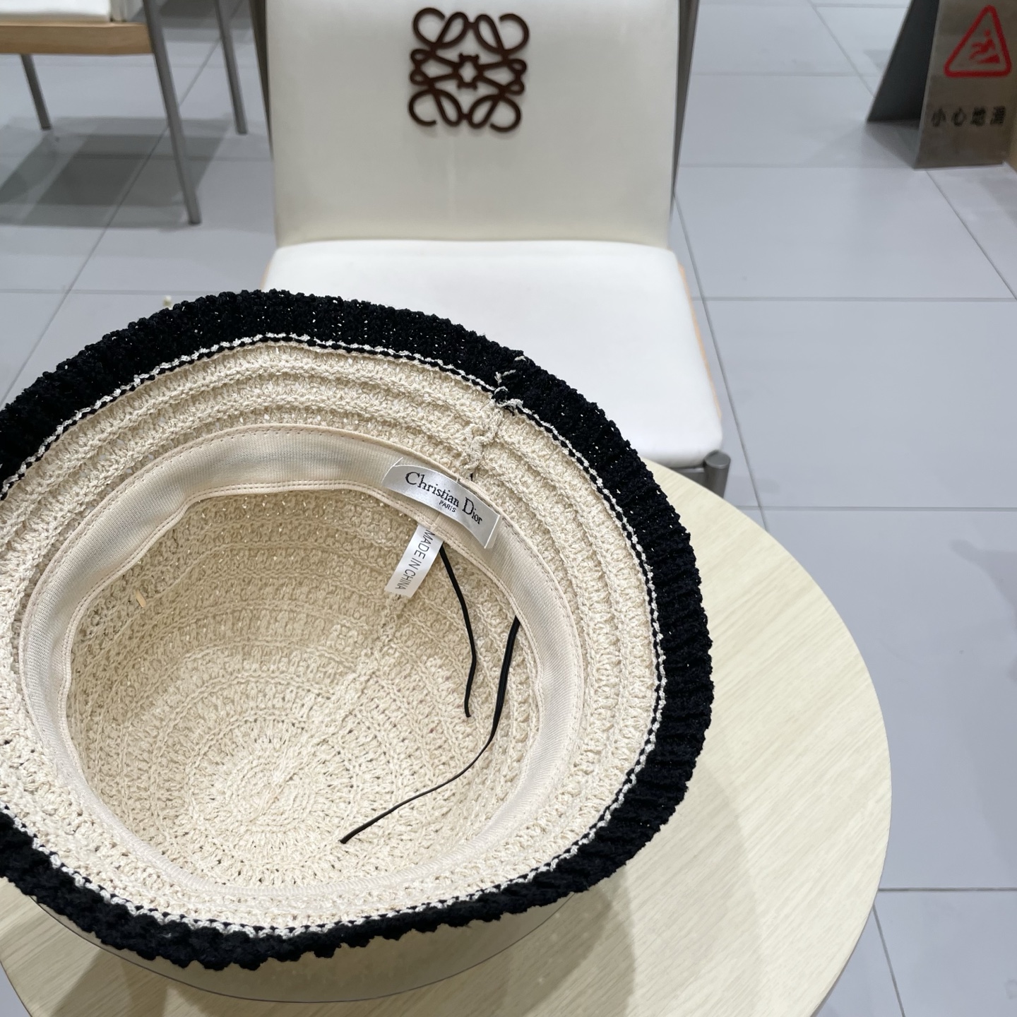  迪奥DIOR秋款日系复古镂空针织渔夫帽女文艺百搭显脸小水桶帽遮阳防晒盆帽