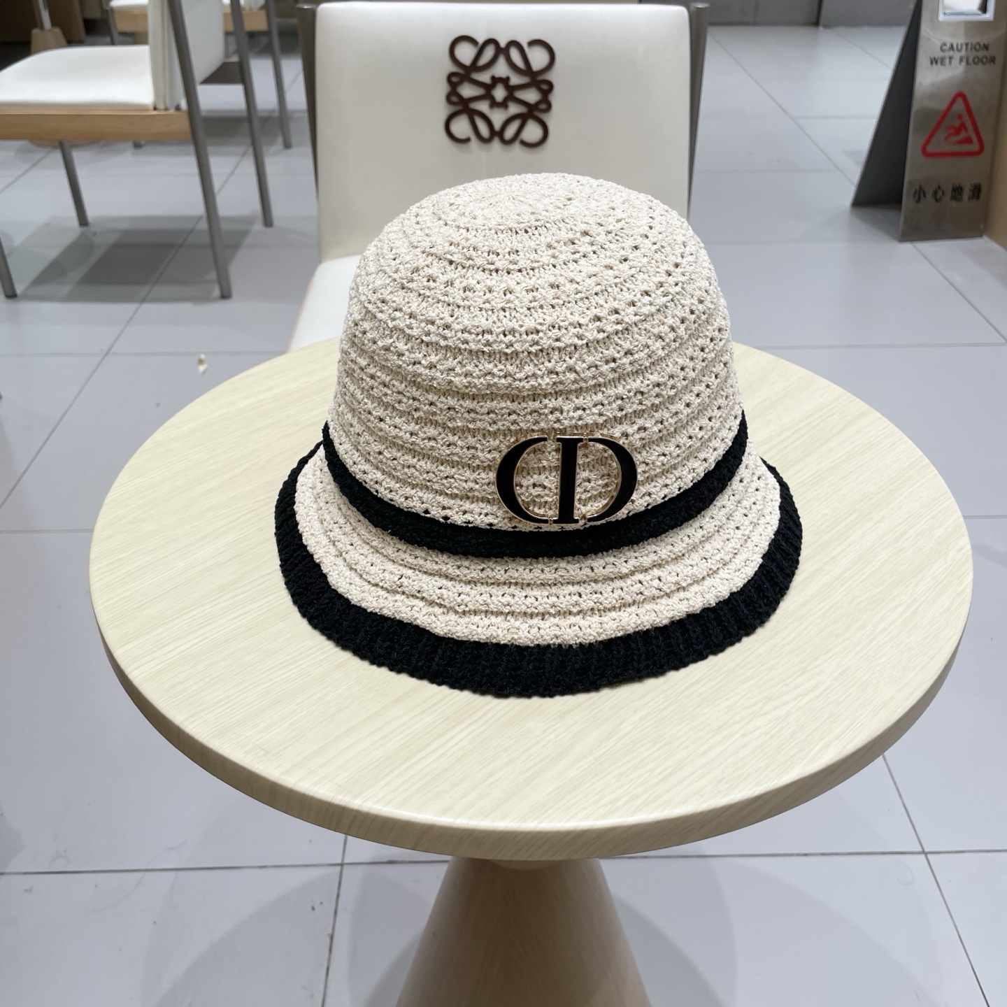  迪奥DIOR秋款日系复古镂空针织渔夫帽女文艺百搭显脸小水桶帽遮阳防晒盆帽