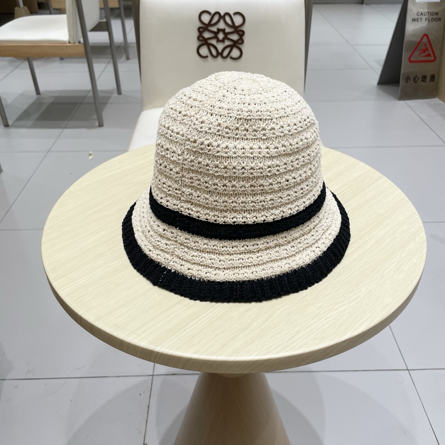  迪奥DIOR秋款日系复古镂空针织渔夫帽女文艺百搭显脸小水桶帽遮阳防晒盆帽