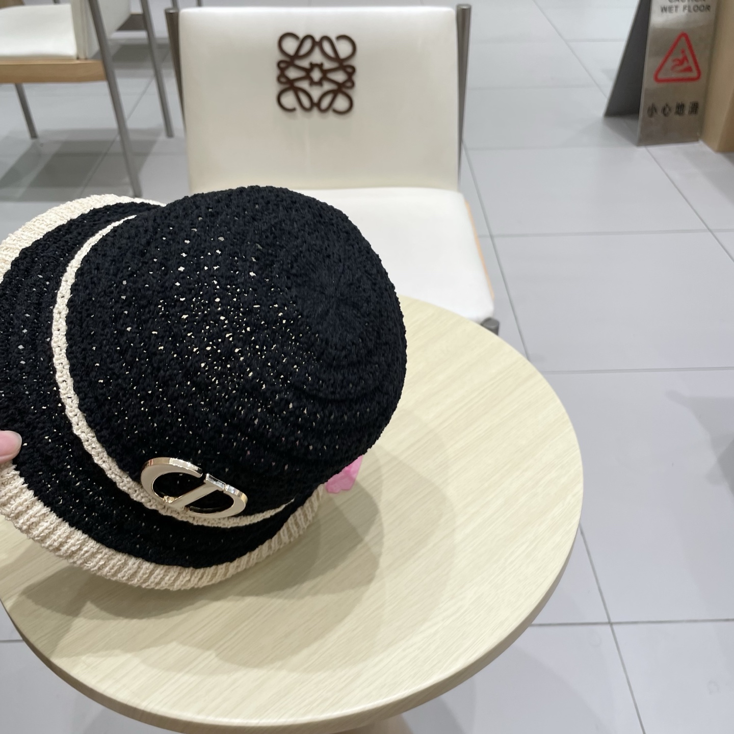  迪奥DIOR秋款日系复古镂空针织渔夫帽女文艺百搭显脸小水桶帽遮阳防晒盆帽