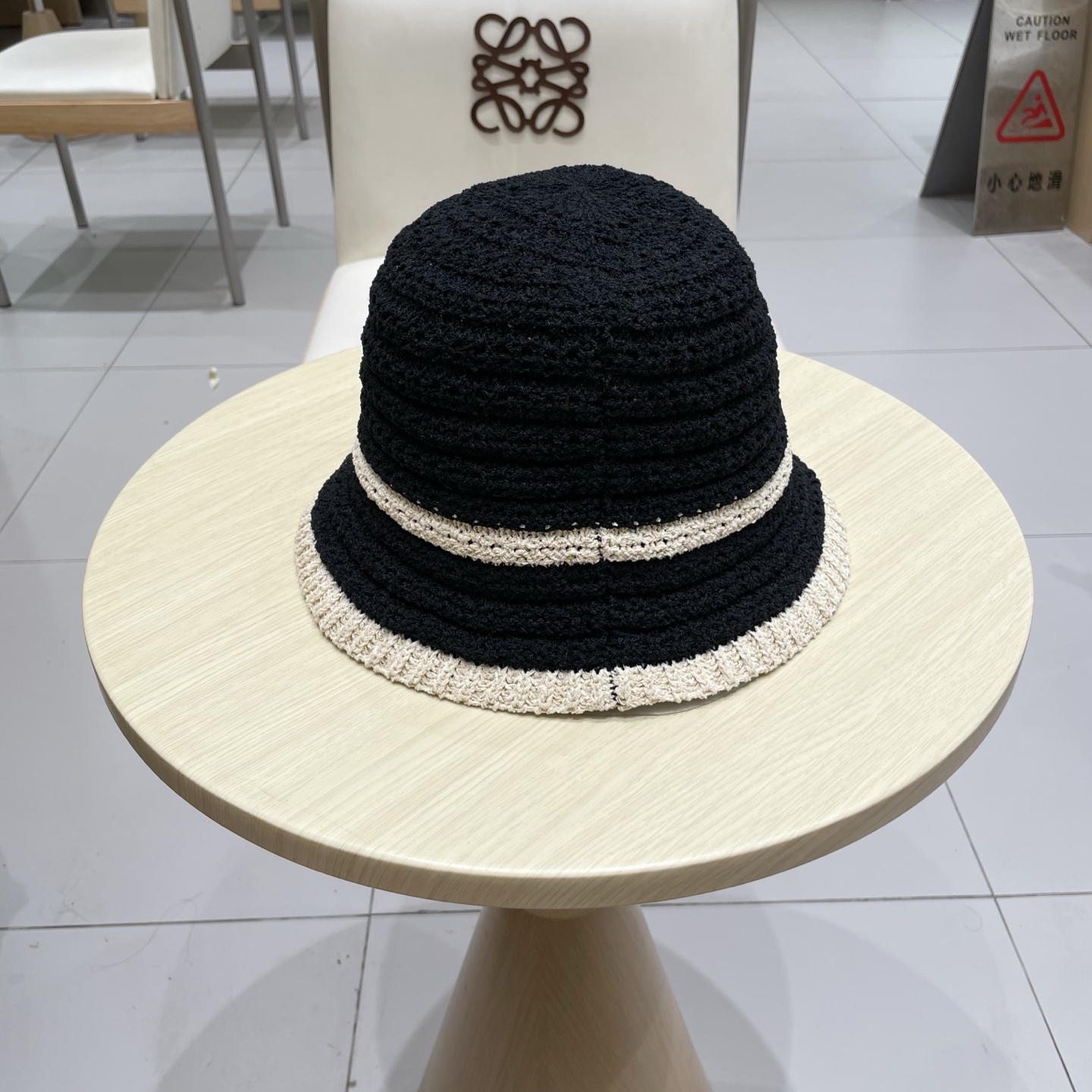  迪奥DIOR秋款日系复古镂空针织渔夫帽女文艺百搭显脸小水桶帽遮阳防晒盆帽