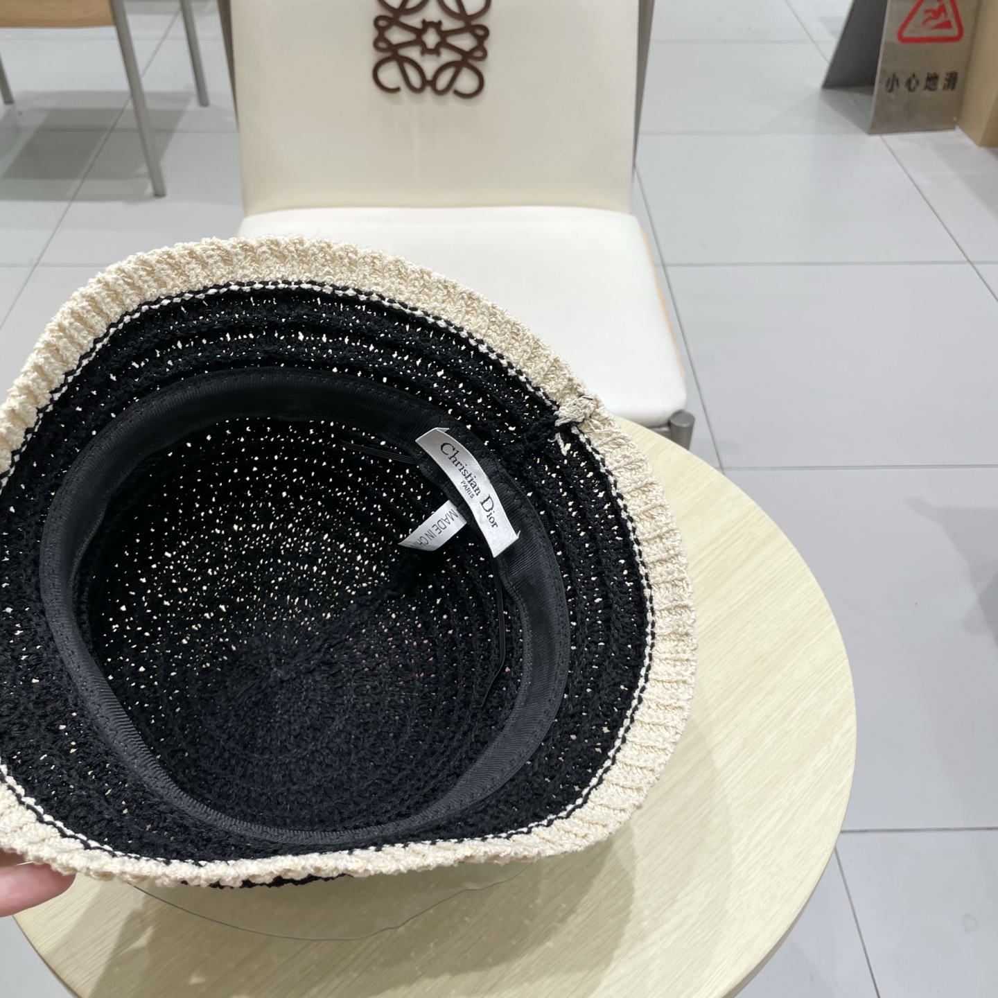  迪奥DIOR秋款日系复古镂空针织渔夫帽女文艺百搭显脸小水桶帽遮阳防晒盆帽