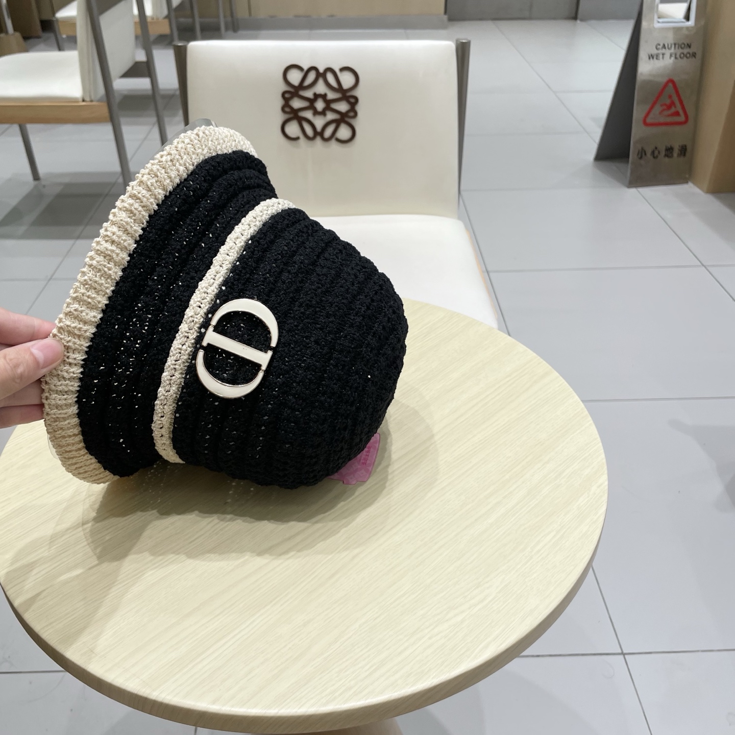  迪奥DIOR秋款日系复古镂空针织渔夫帽女文艺百搭显脸小水桶帽遮阳防晒盆帽