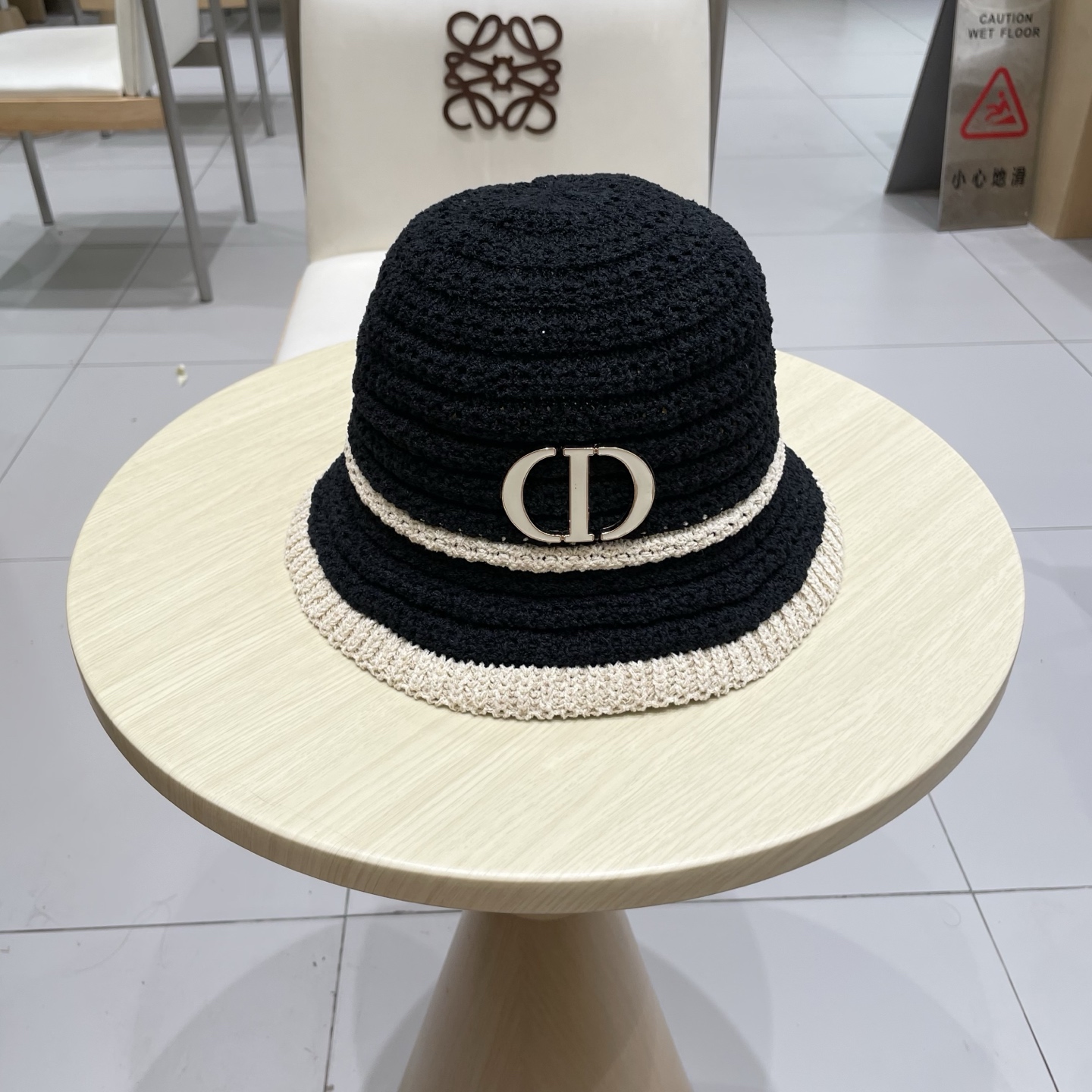  迪奥DIOR秋款日系复古镂空针织渔夫帽女文艺百搭显脸小水桶帽遮阳防晒盆帽