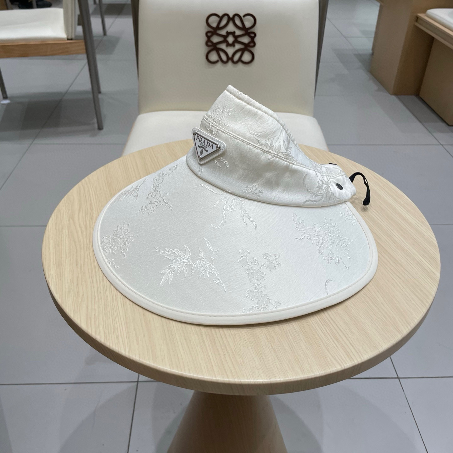  PRADA普拉达新中式风花纹空顶帽女大帽檐防晒帽防紫外线遮阳帽