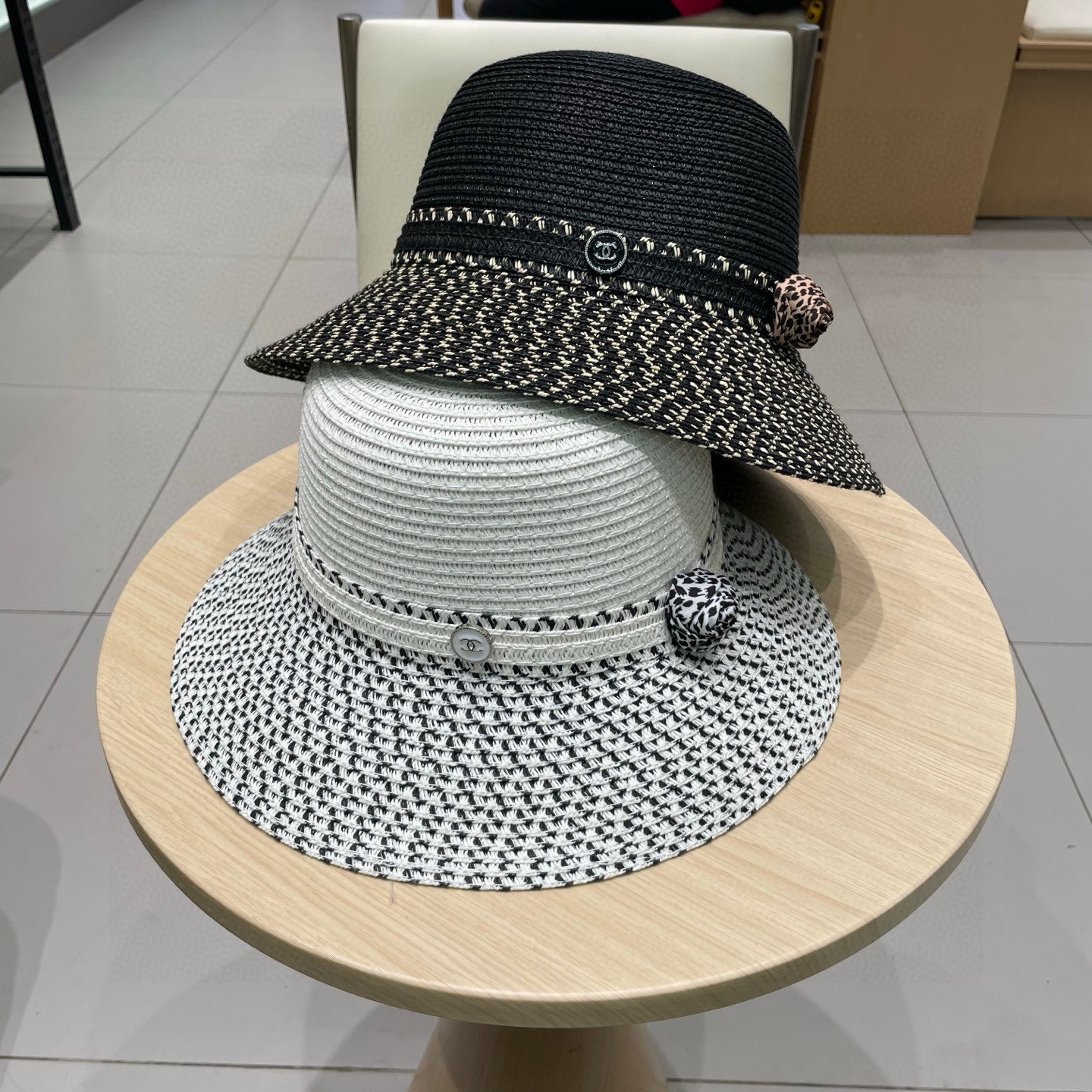  Chanel香奈儿法式帽女夏季大檐防晒帽海边度假沙滩帽草编折叠太阳帽