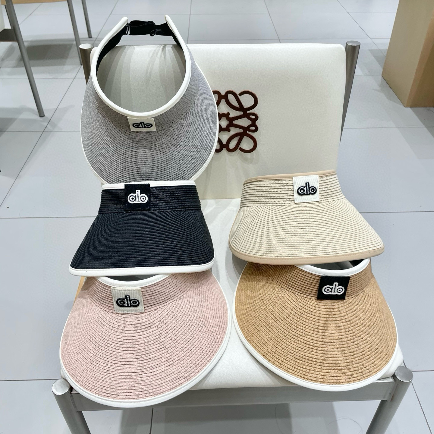  alo～新款空顶帽，小仙女🧚空顶帽
洋气十足出门妥妥哒！
夏日必备单品！