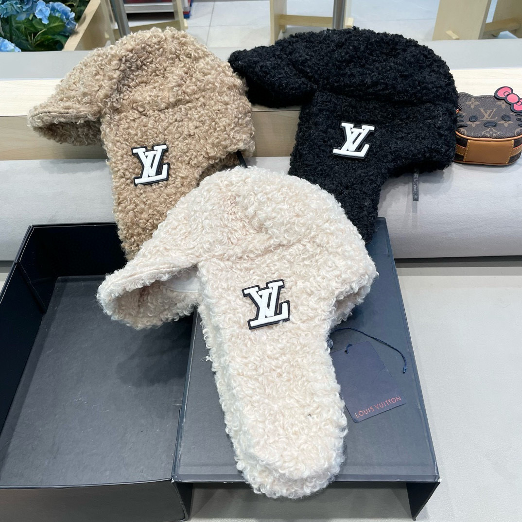  上新！路易威登 LouisVuitton羊羔毛雷锋帽女冬季加绒保暖防寒时尚包头帽围脖一体骑行护耳帽潮
