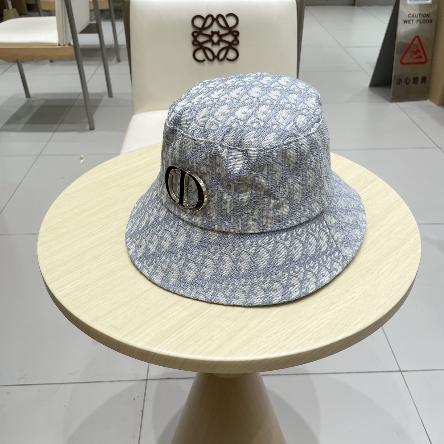  Dior 迪奥 新款原单渔夫帽， 精致純也格调很有感觉，很酷很时尚，专柜断货热门，质量超赞