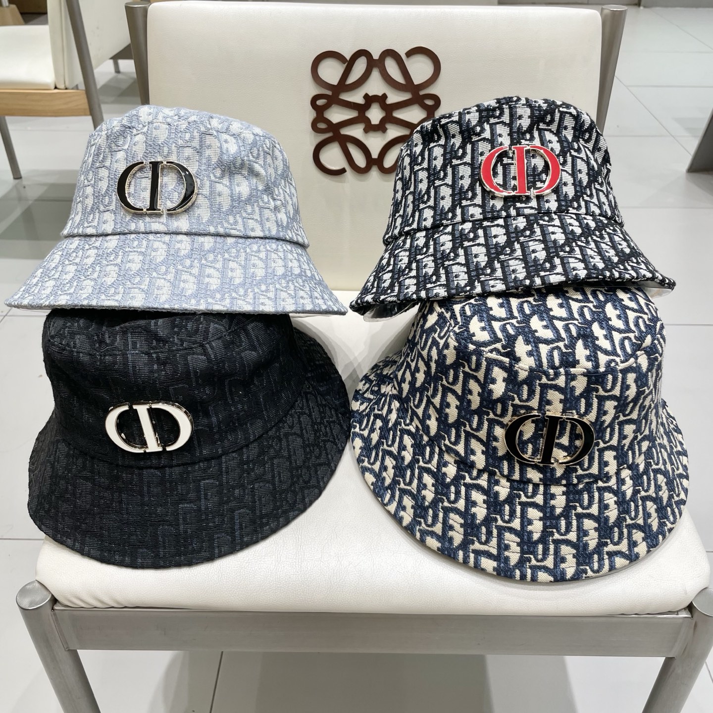  Dior 迪奥 新款原单渔夫帽， 精致純也格调很有感觉，很酷很时尚，专柜断货热门，质量超赞